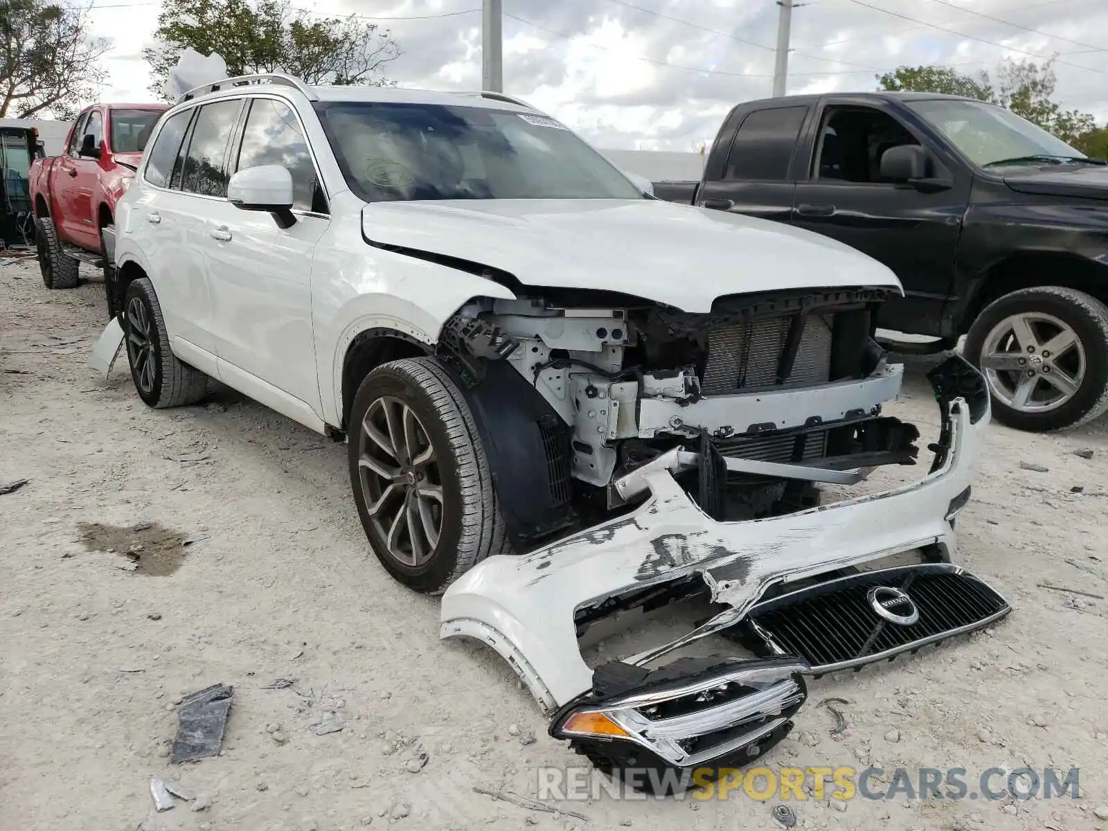 1 Photograph of a damaged car YV4102CK8K1470459 VOLVO XC90 2019