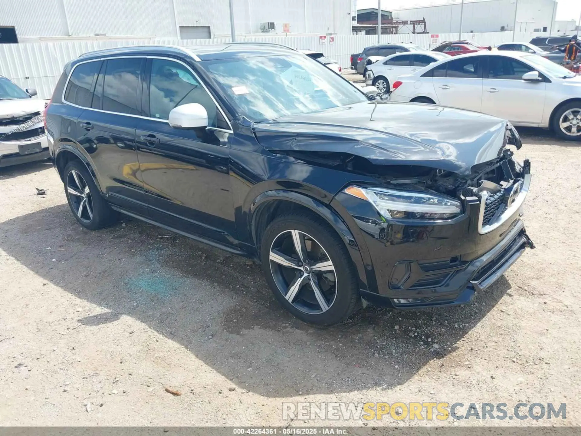 1 Photograph of a damaged car YV4102CM4K1455832 VOLVO XC90 2019