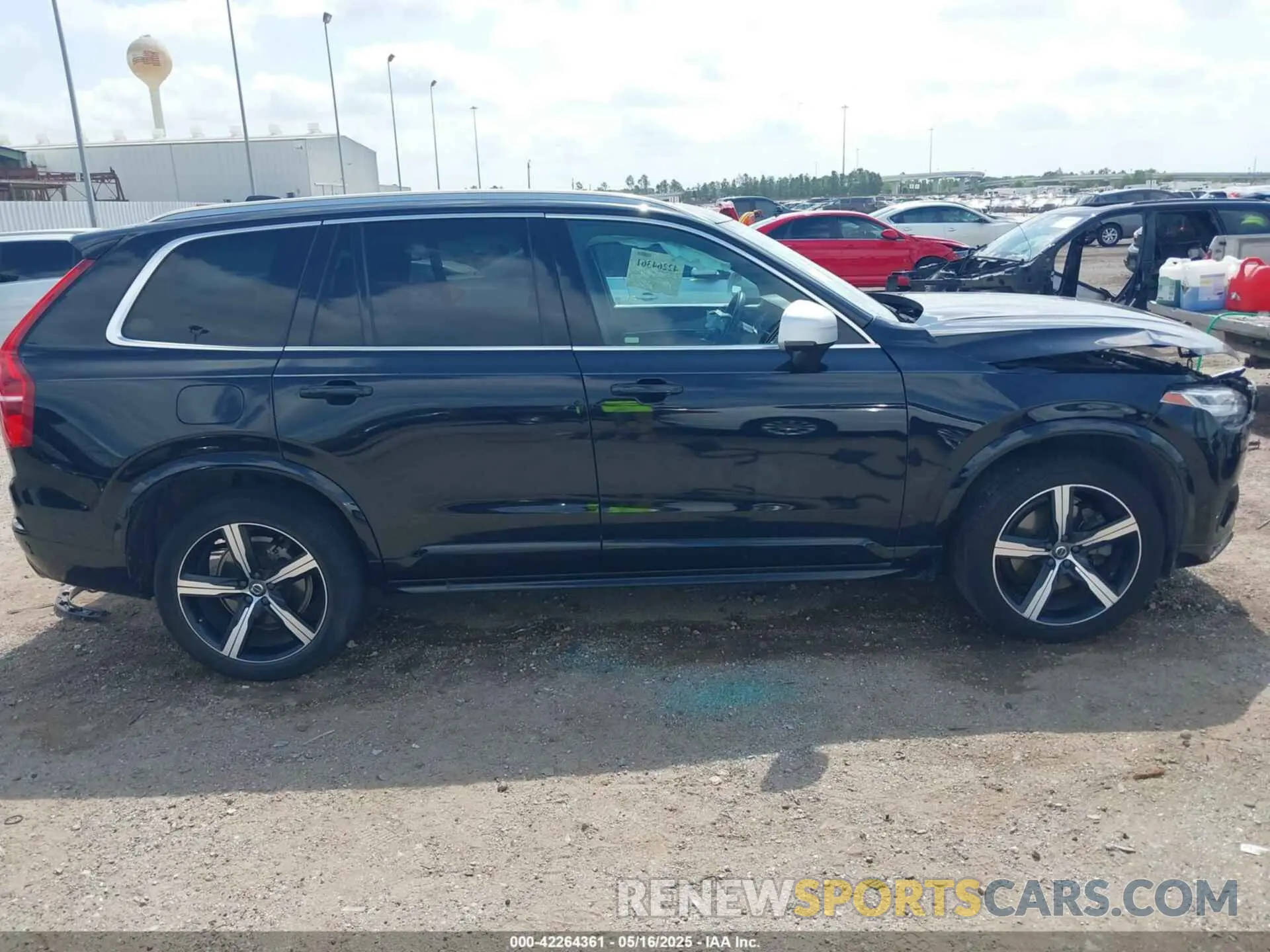 13 Photograph of a damaged car YV4102CM4K1455832 VOLVO XC90 2019