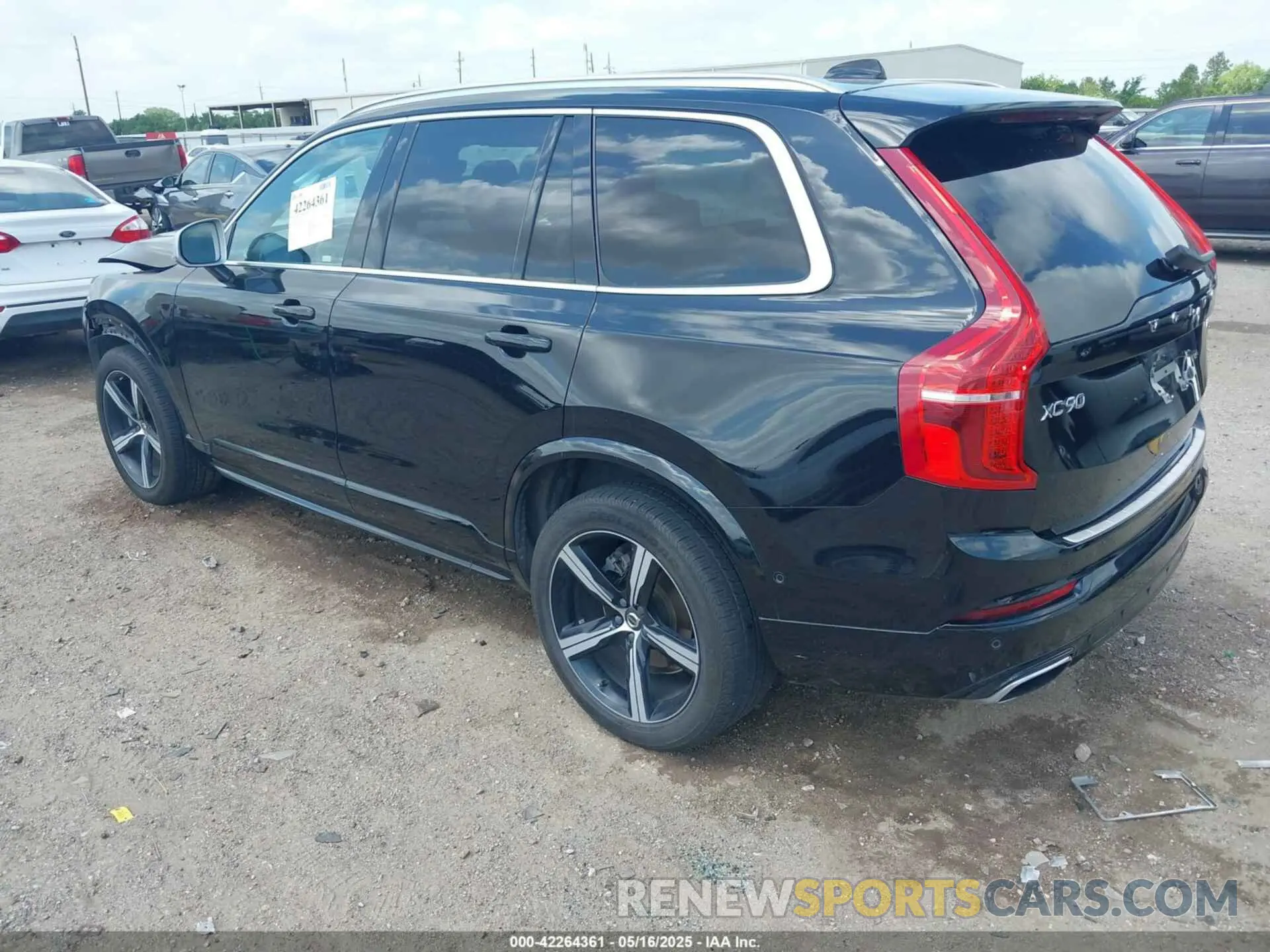 3 Photograph of a damaged car YV4102CM4K1455832 VOLVO XC90 2019