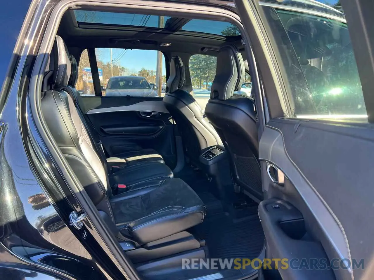 6 Photograph of a damaged car YV4102CM5K1460070 VOLVO XC90 2019