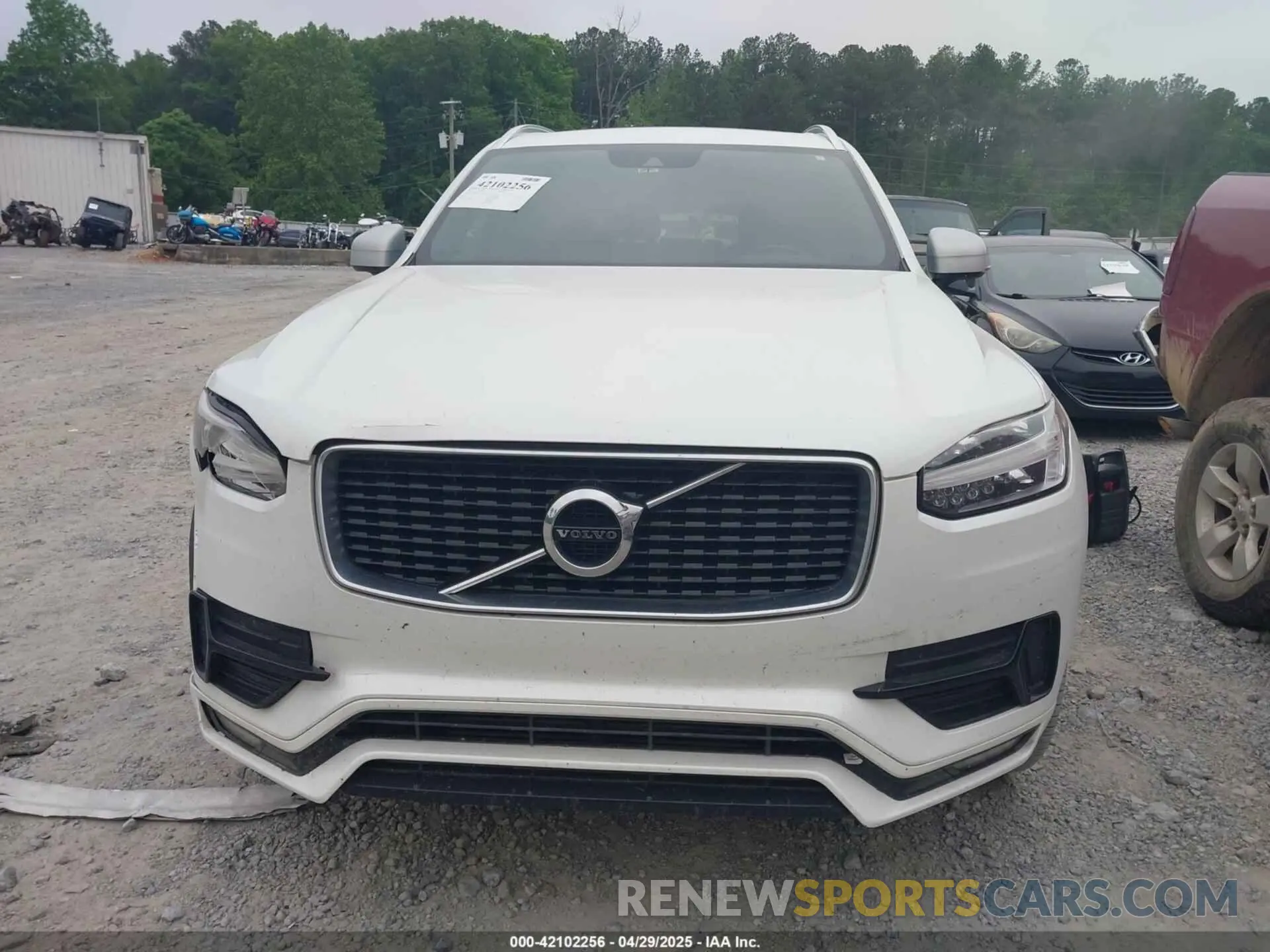 12 Photograph of a damaged car YV4102CM6K1509891 VOLVO XC90 2019