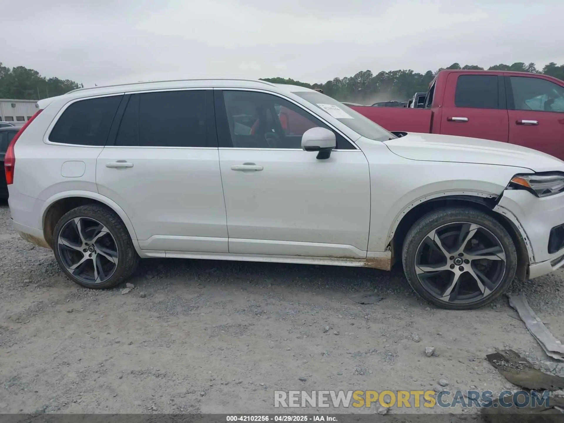 13 Photograph of a damaged car YV4102CM6K1509891 VOLVO XC90 2019