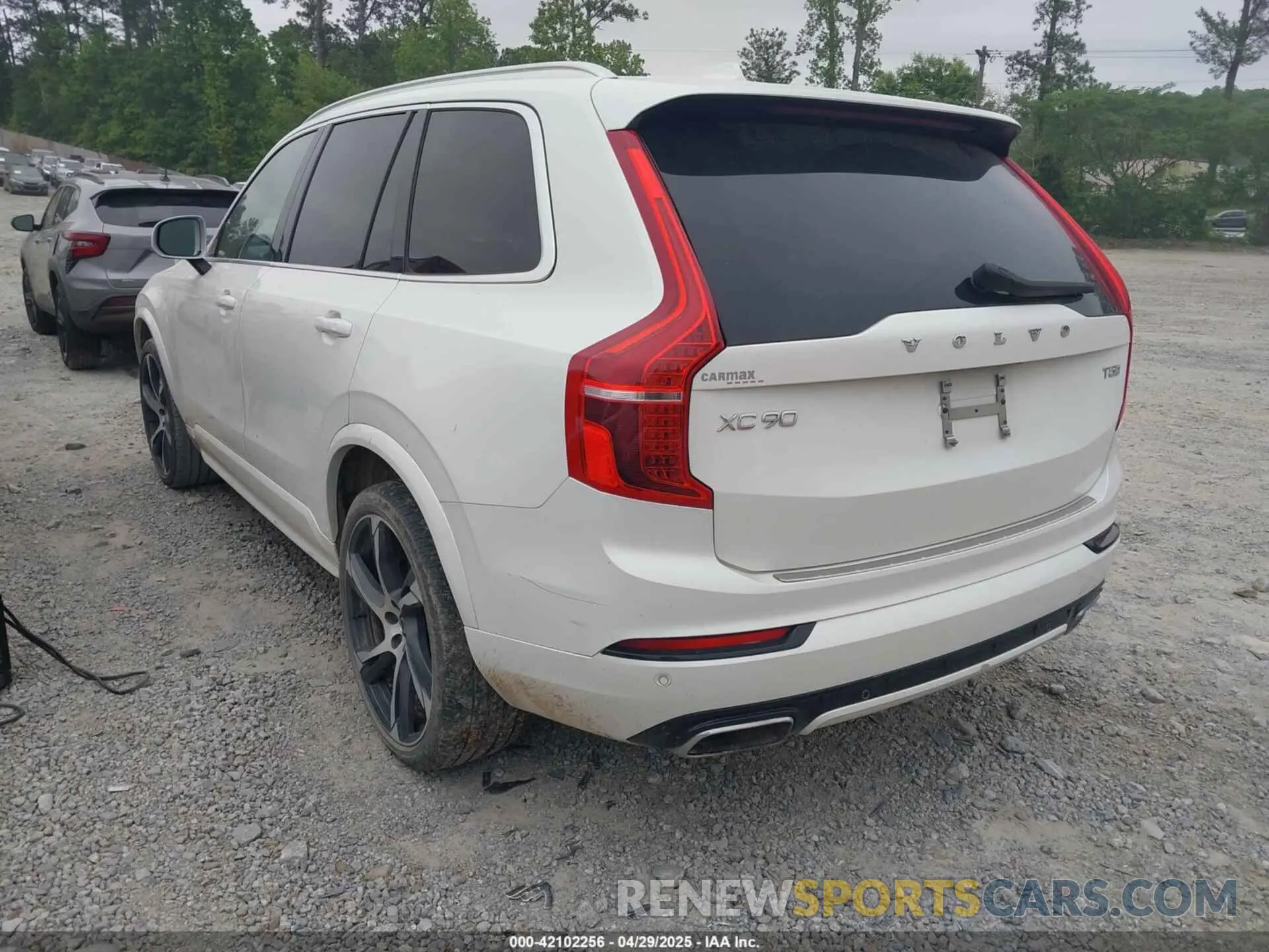 3 Photograph of a damaged car YV4102CM6K1509891 VOLVO XC90 2019