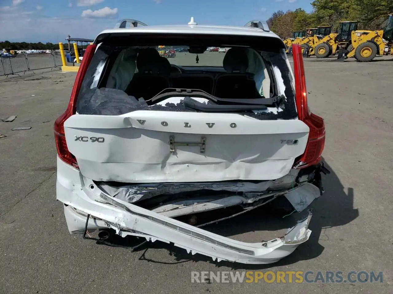 6 Photograph of a damaged car YV4102PK1K1452850 VOLVO XC90 2019