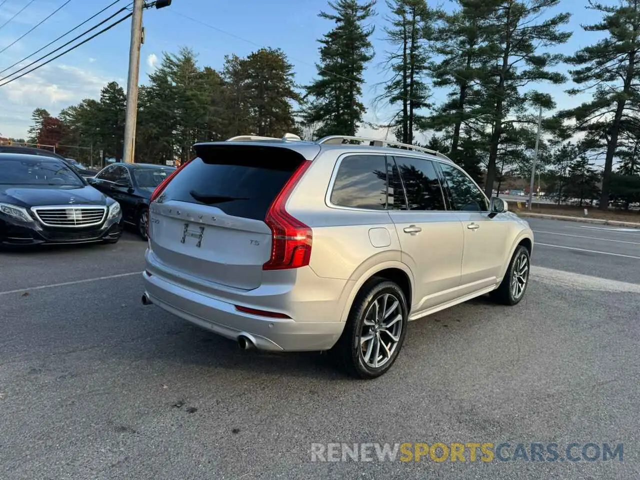 3 Photograph of a damaged car YV4102PK5K1422766 VOLVO XC90 2019