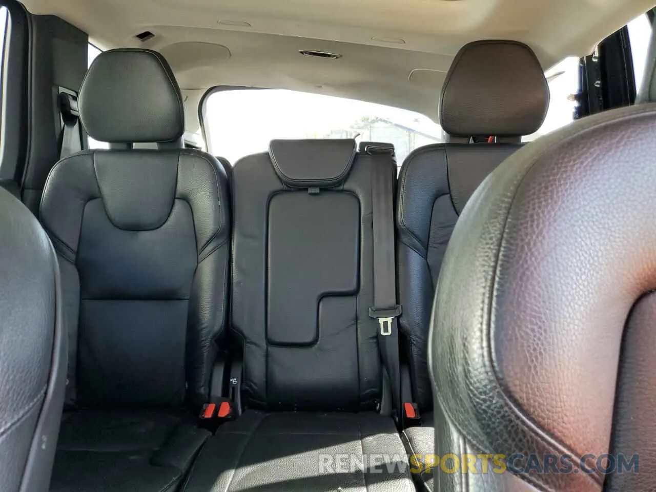 10 Photograph of a damaged car YV4102PK8K1485926 VOLVO XC90 2019