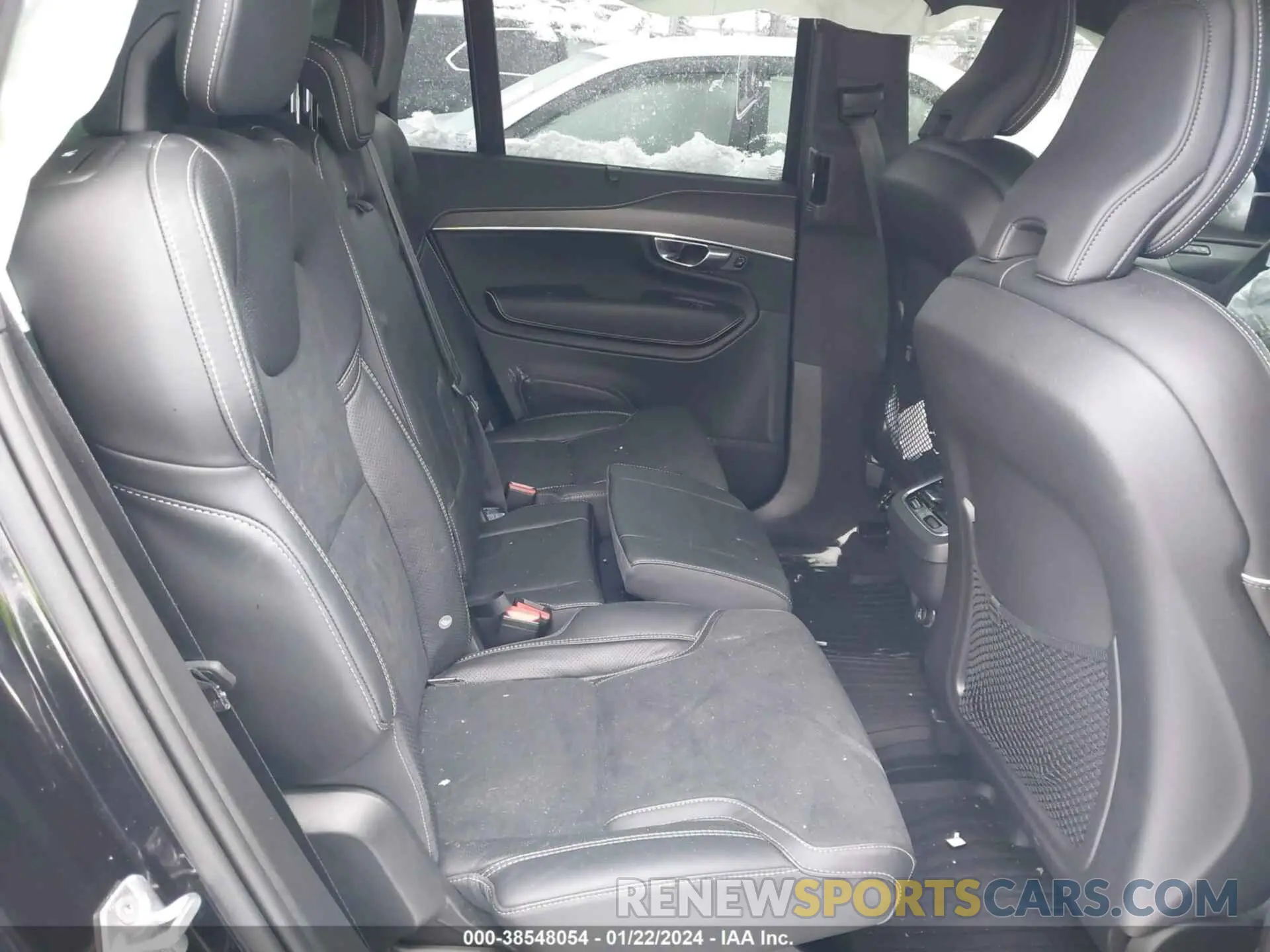 8 Photograph of a damaged car YV4102PM0K1504485 VOLVO XC90 2019