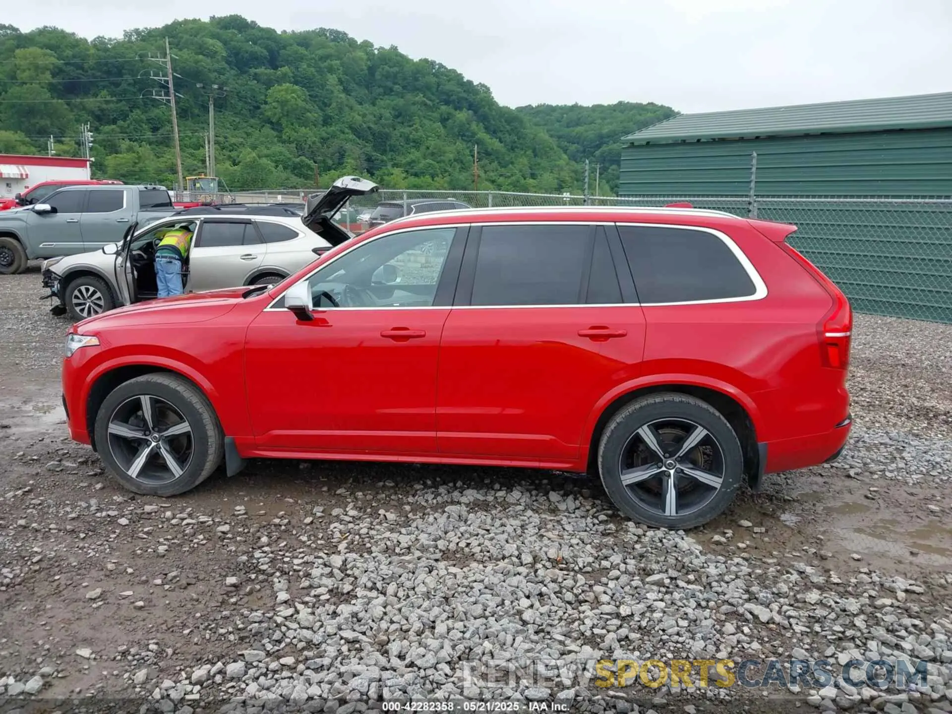 14 Photograph of a damaged car YV4102PM5K1469488 VOLVO XC90 2019