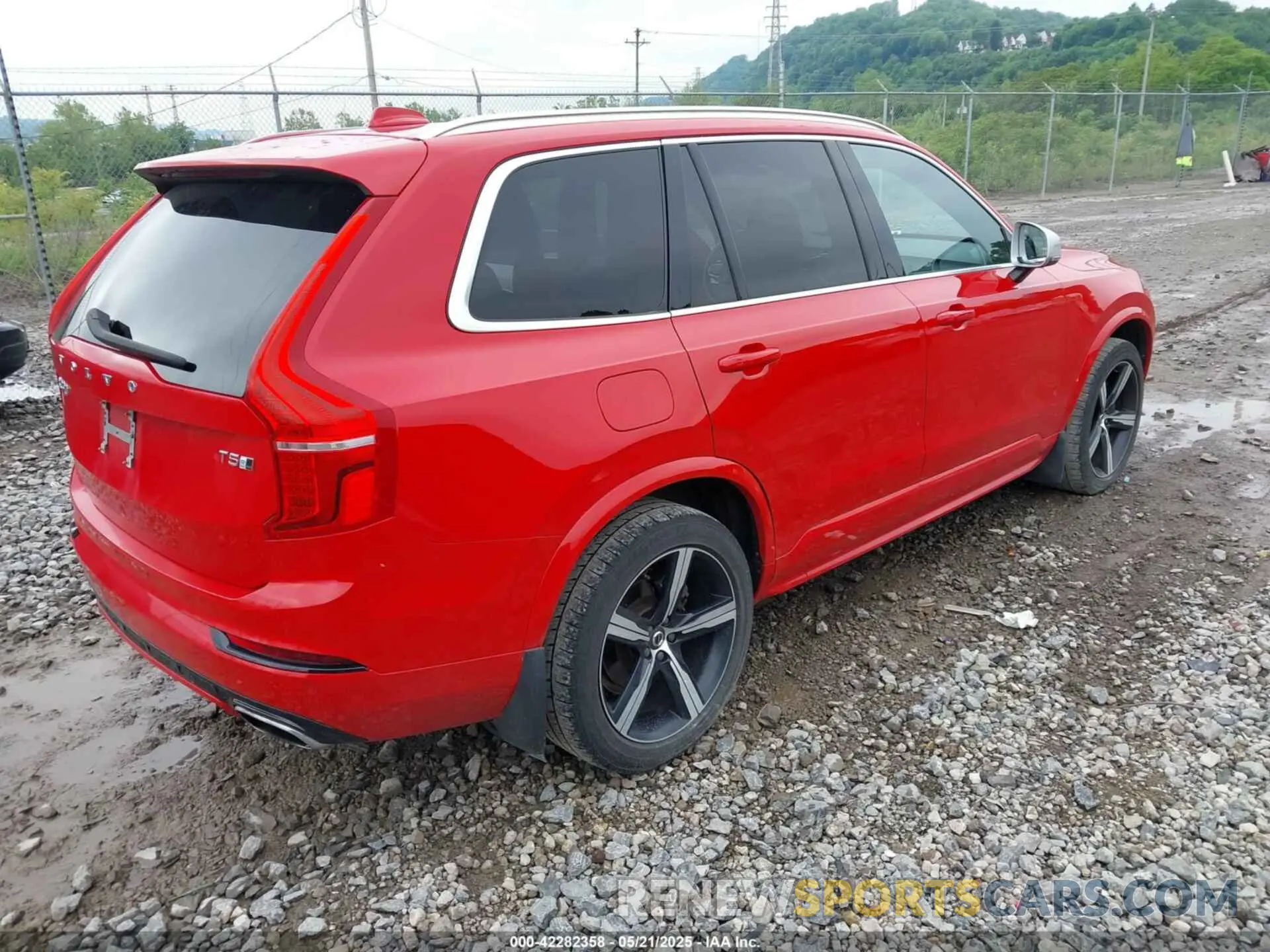 4 Photograph of a damaged car YV4102PM5K1469488 VOLVO XC90 2019