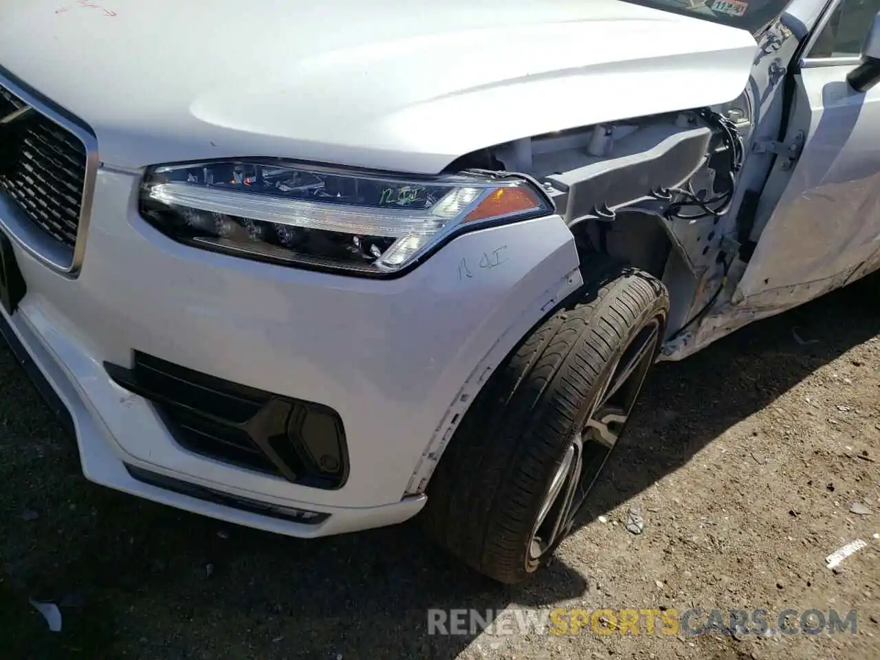 9 Photograph of a damaged car YV4102PMXK1490918 VOLVO XC90 2019