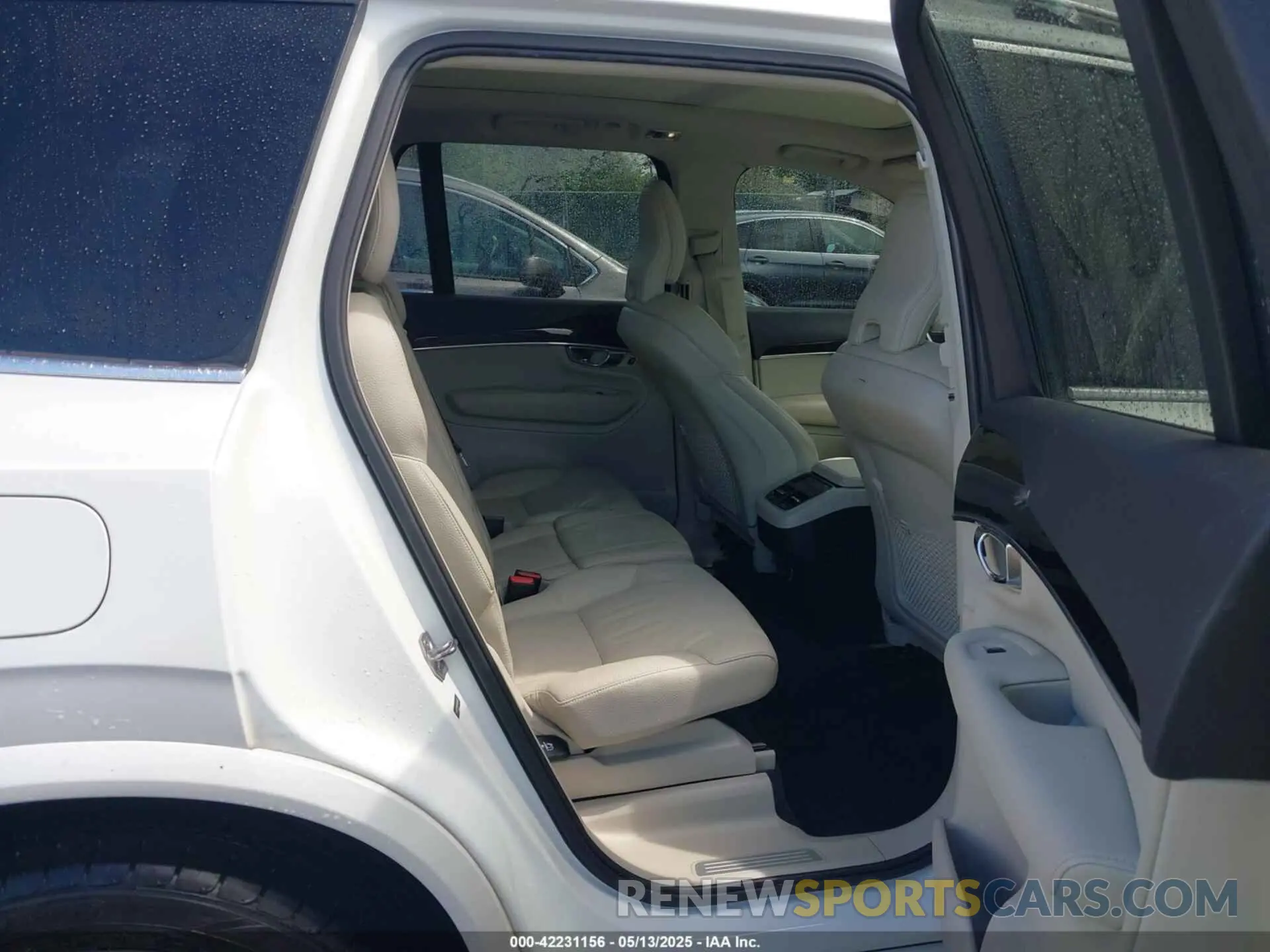 8 Photograph of a damaged car YV4A22PK0K1478673 VOLVO XC90 2019