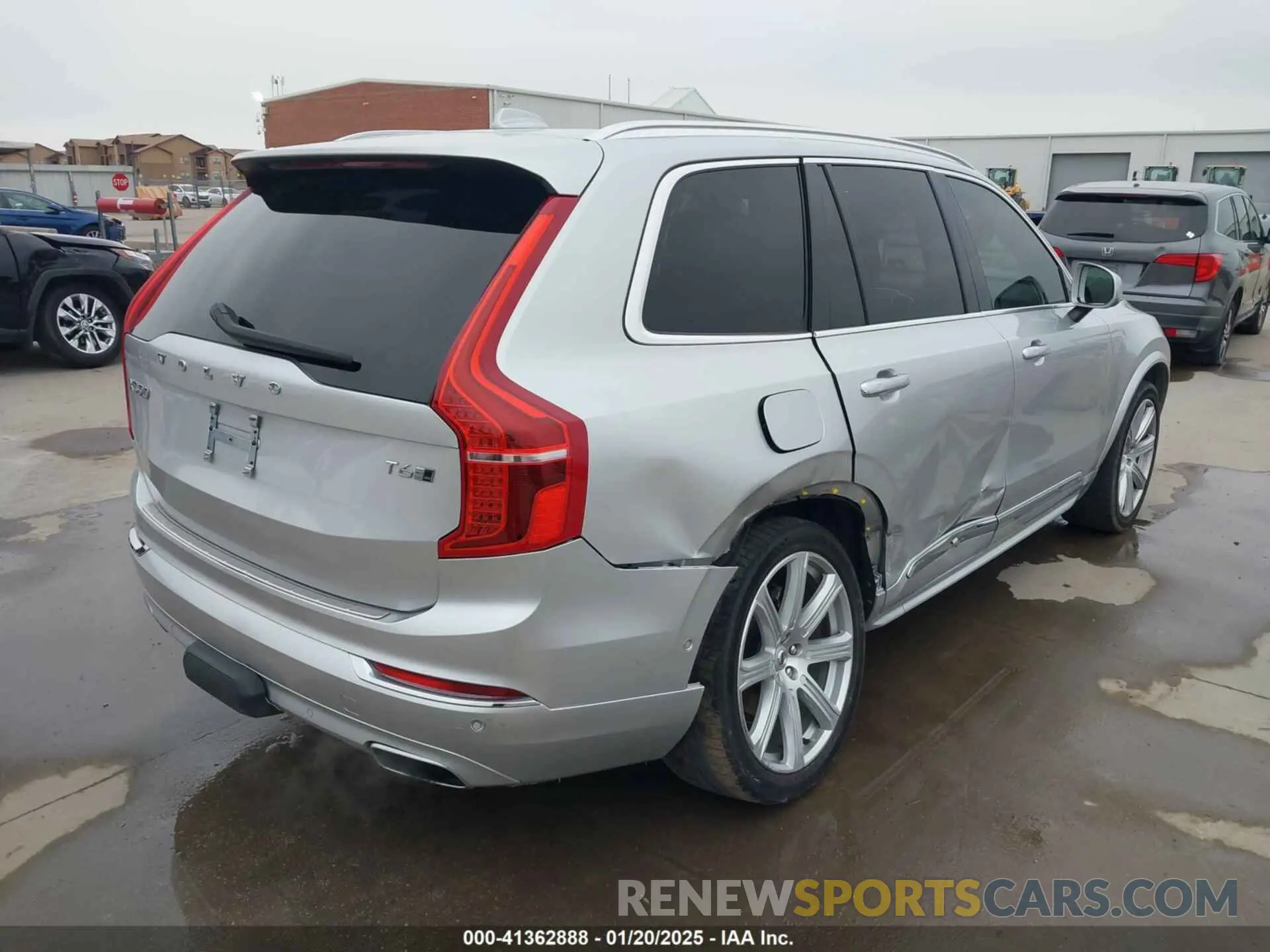 4 Photograph of a damaged car YV4A22PL0K1482716 VOLVO XC90 2019