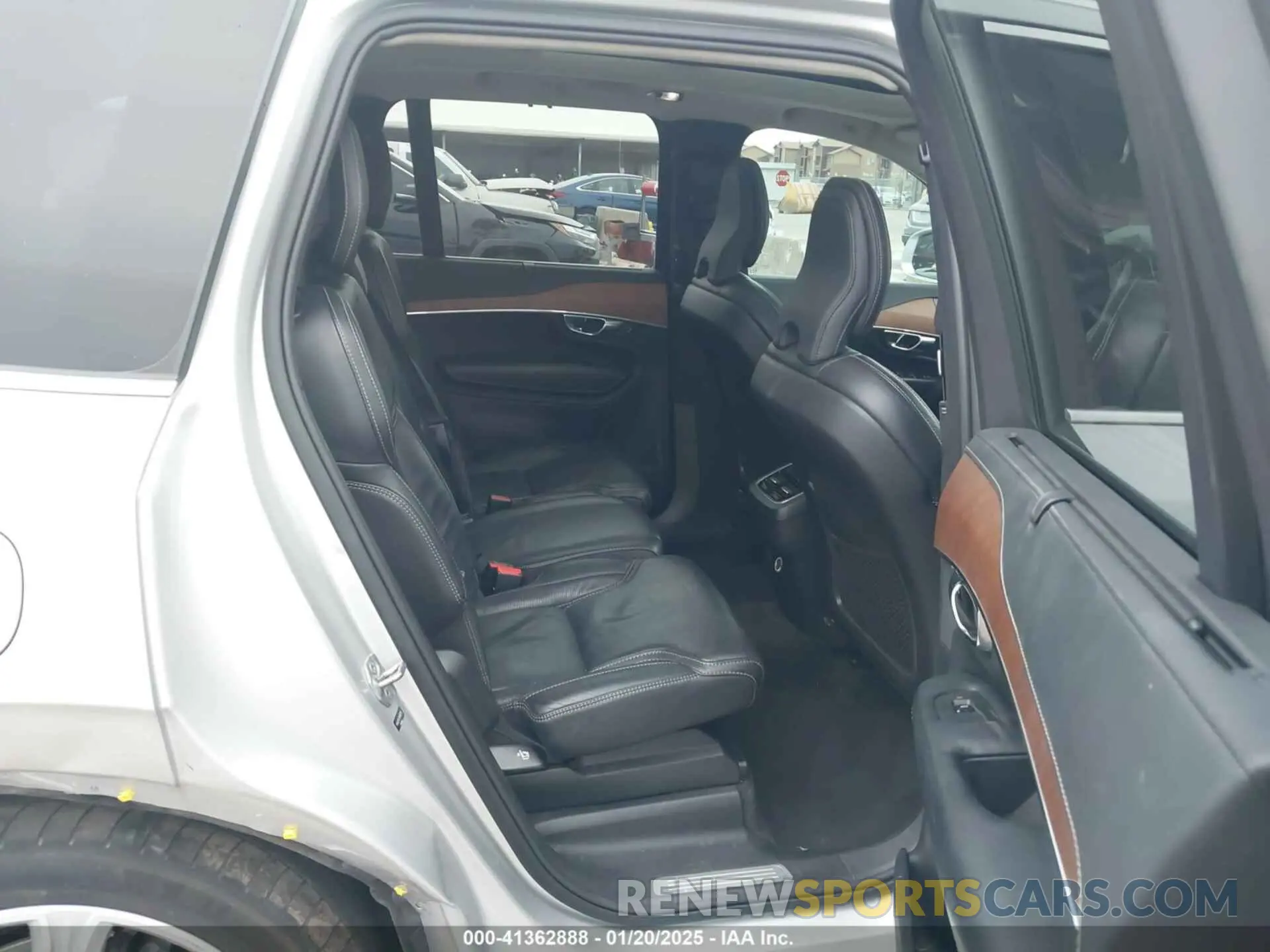 8 Photograph of a damaged car YV4A22PL0K1482716 VOLVO XC90 2019