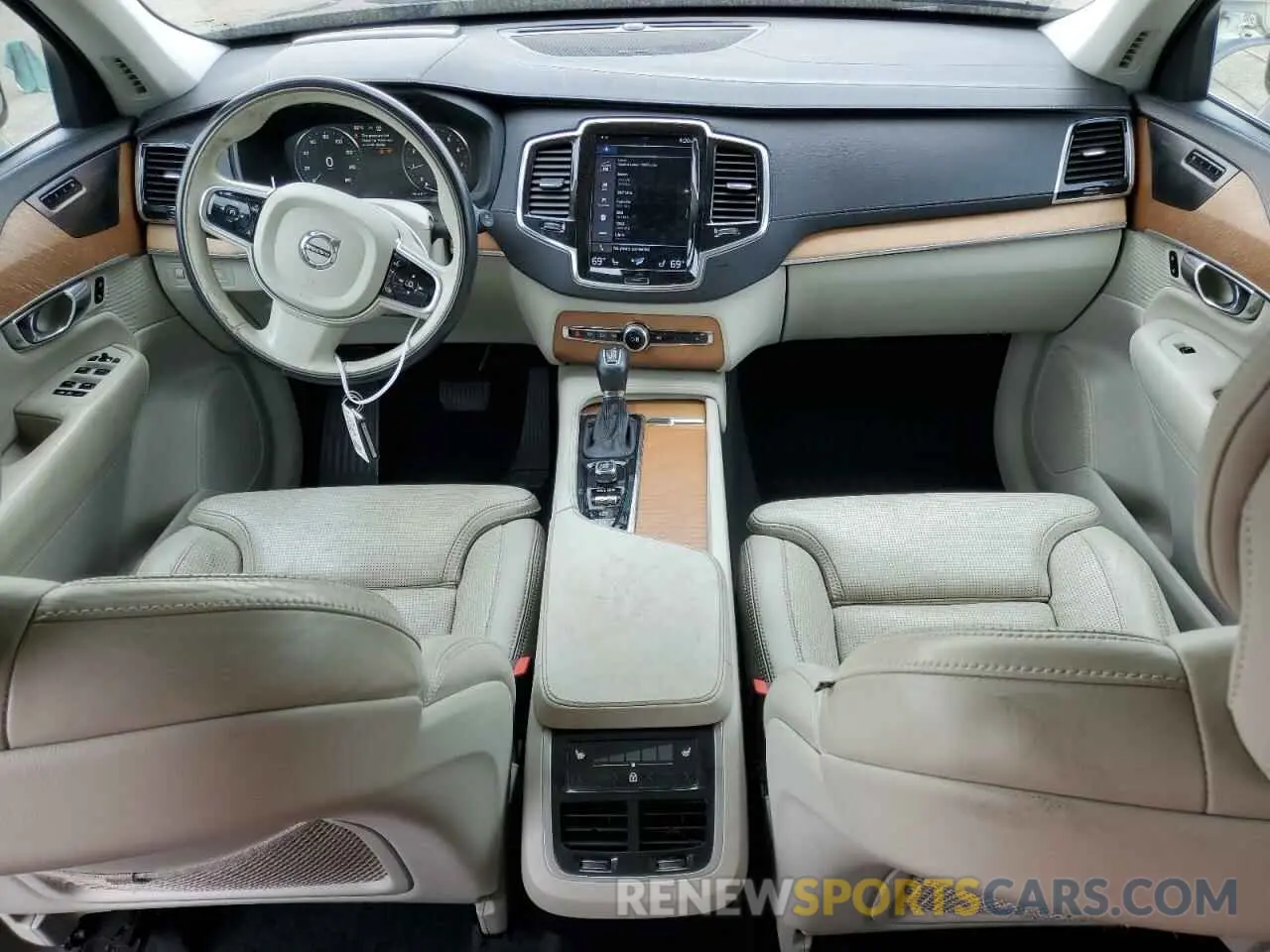 8 Photograph of a damaged car YV4A22PL5K1425654 VOLVO XC90 2019