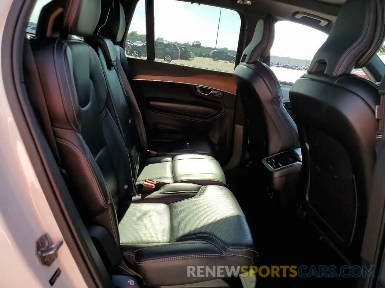 11 Photograph of a damaged car YV4A22PL6K1462132 VOLVO XC90 2019