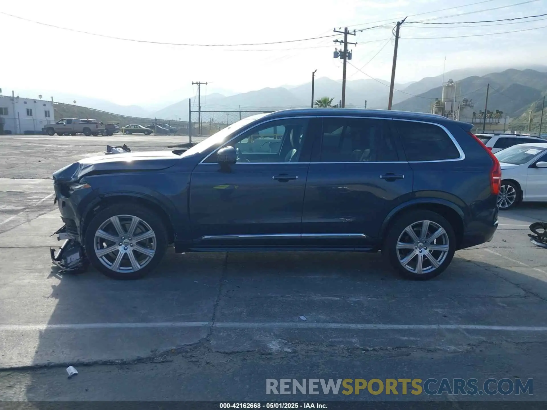 14 Photograph of a damaged car YV4A22PL8K1425924 VOLVO XC90 2019