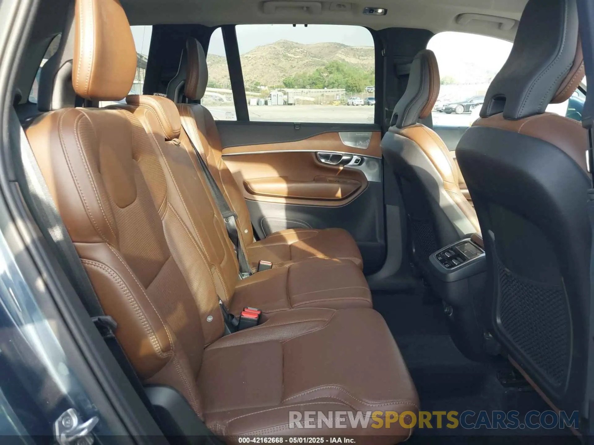 8 Photograph of a damaged car YV4A22PL8K1425924 VOLVO XC90 2019