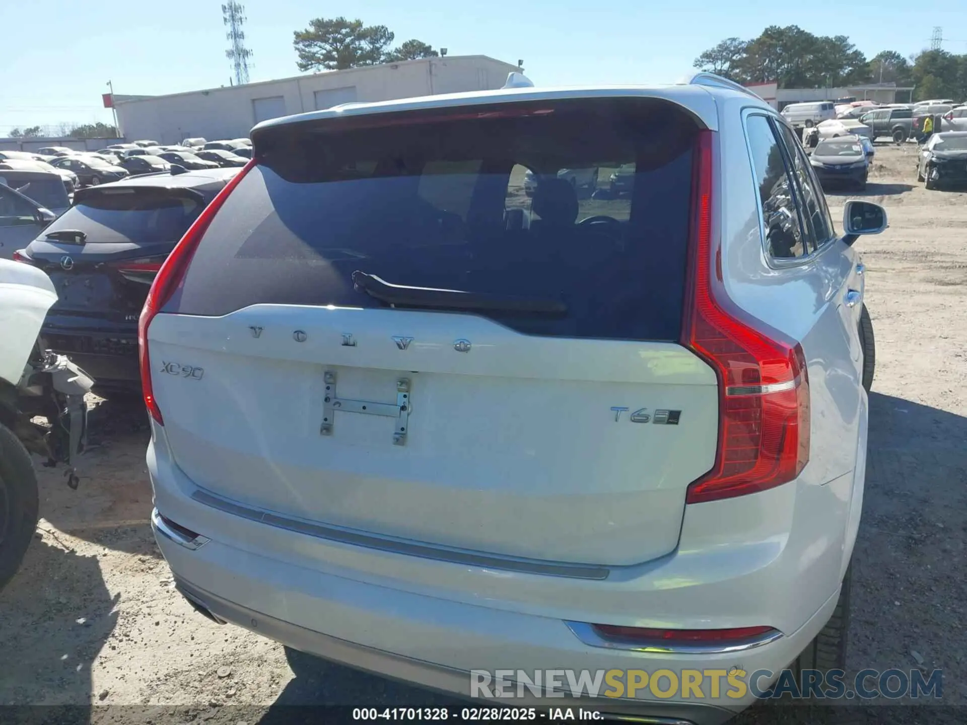 16 Photograph of a damaged car YV4A22PL8K1451651 VOLVO XC90 2019