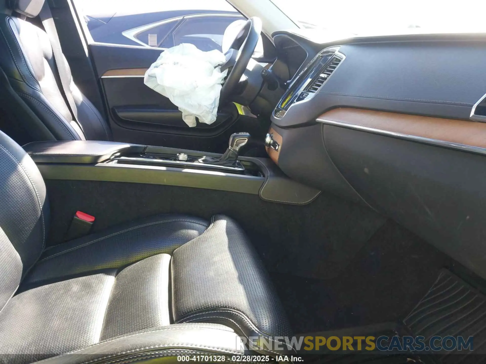 5 Photograph of a damaged car YV4A22PL8K1451651 VOLVO XC90 2019