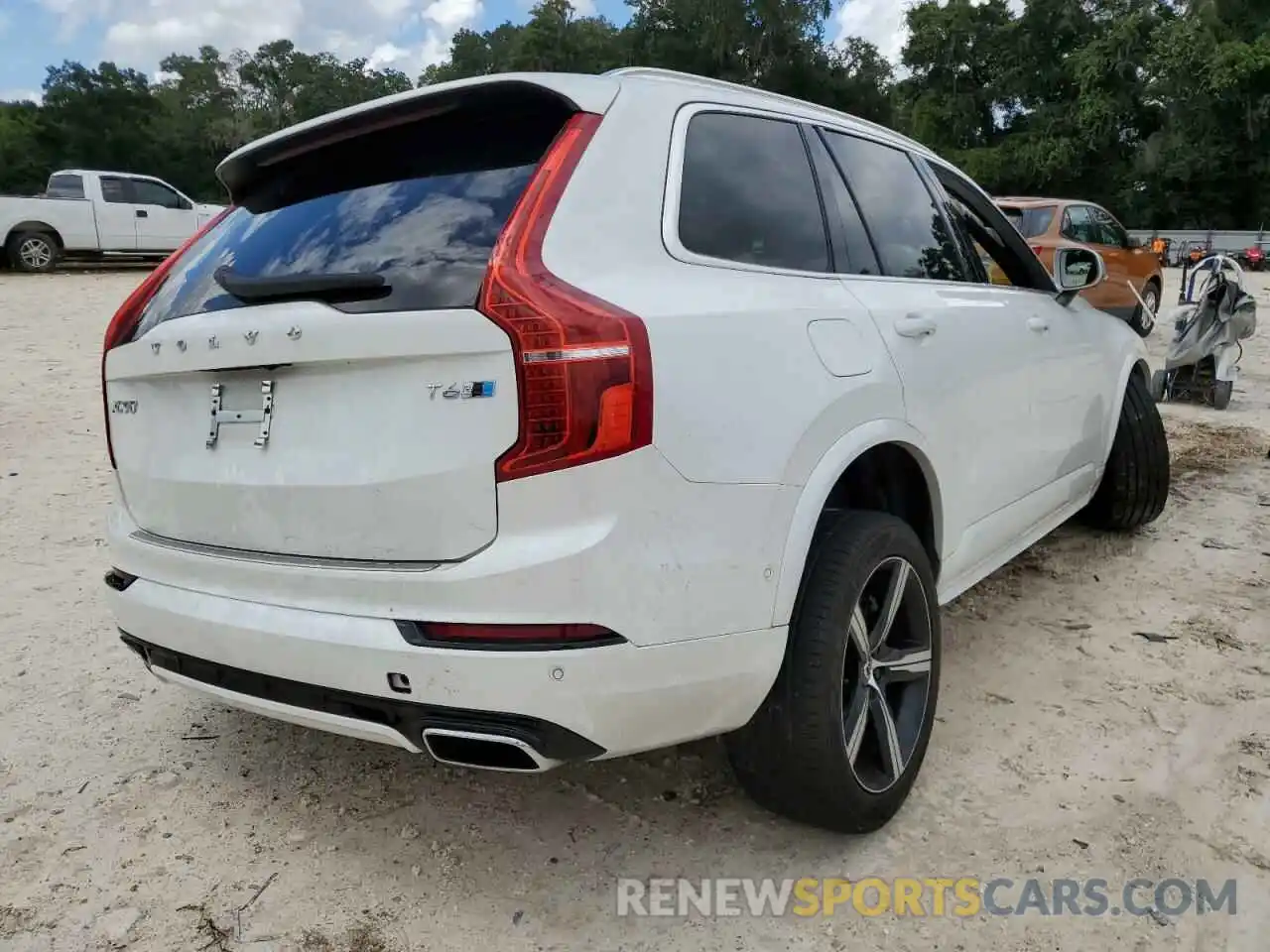 4 Photograph of a damaged car YV4A22PM6K1435618 VOLVO XC90 2019