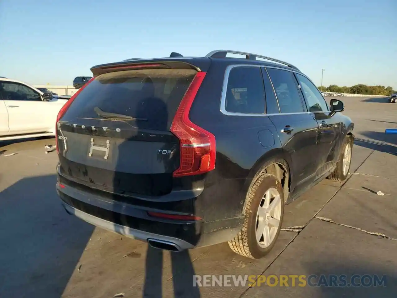 4 Photograph of a damaged car YV4BR0CK5K1417636 VOLVO XC90 2019