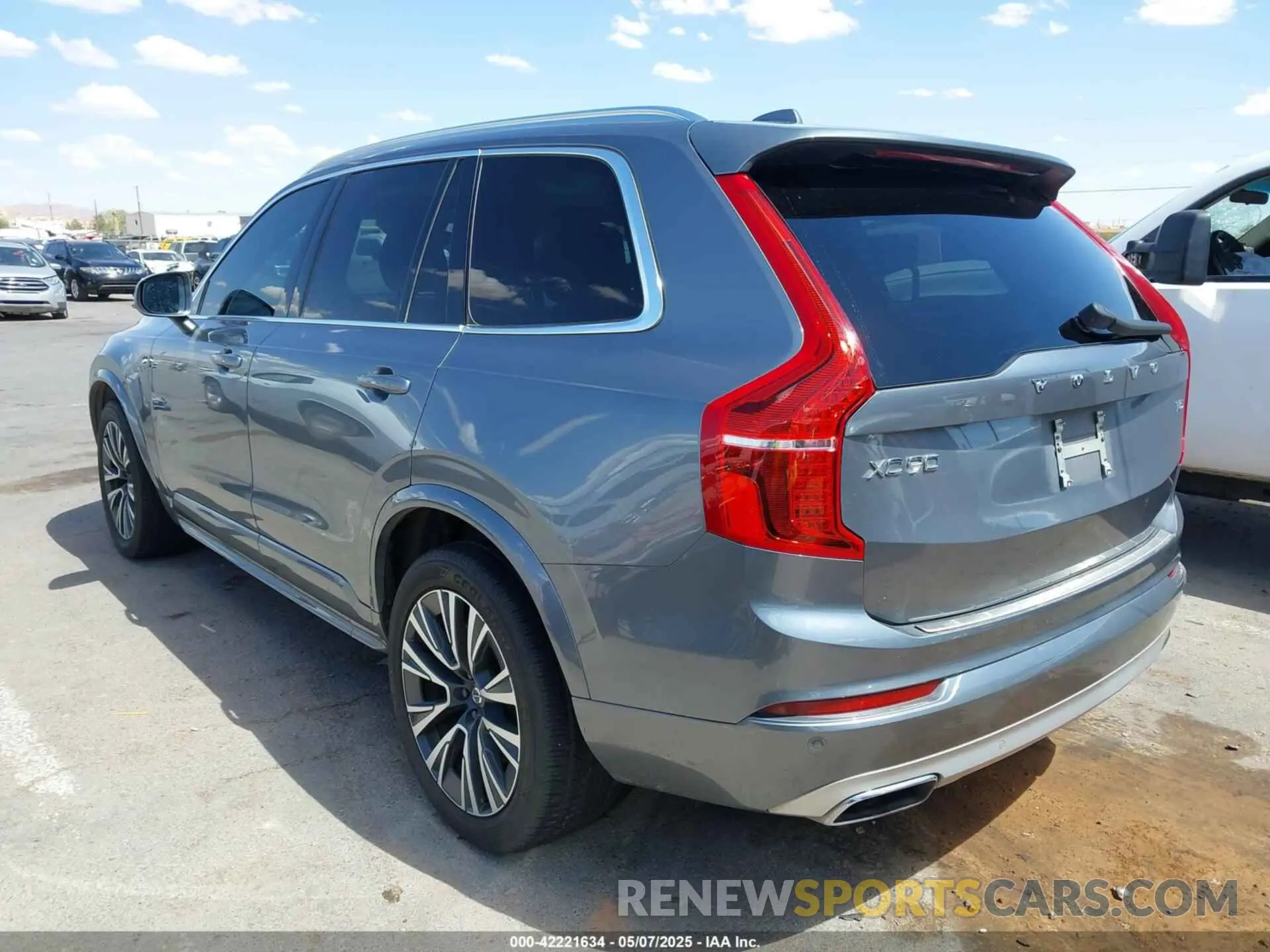 3 Photograph of a damaged car YV4102CK0L1601885 VOLVO XC90 2020