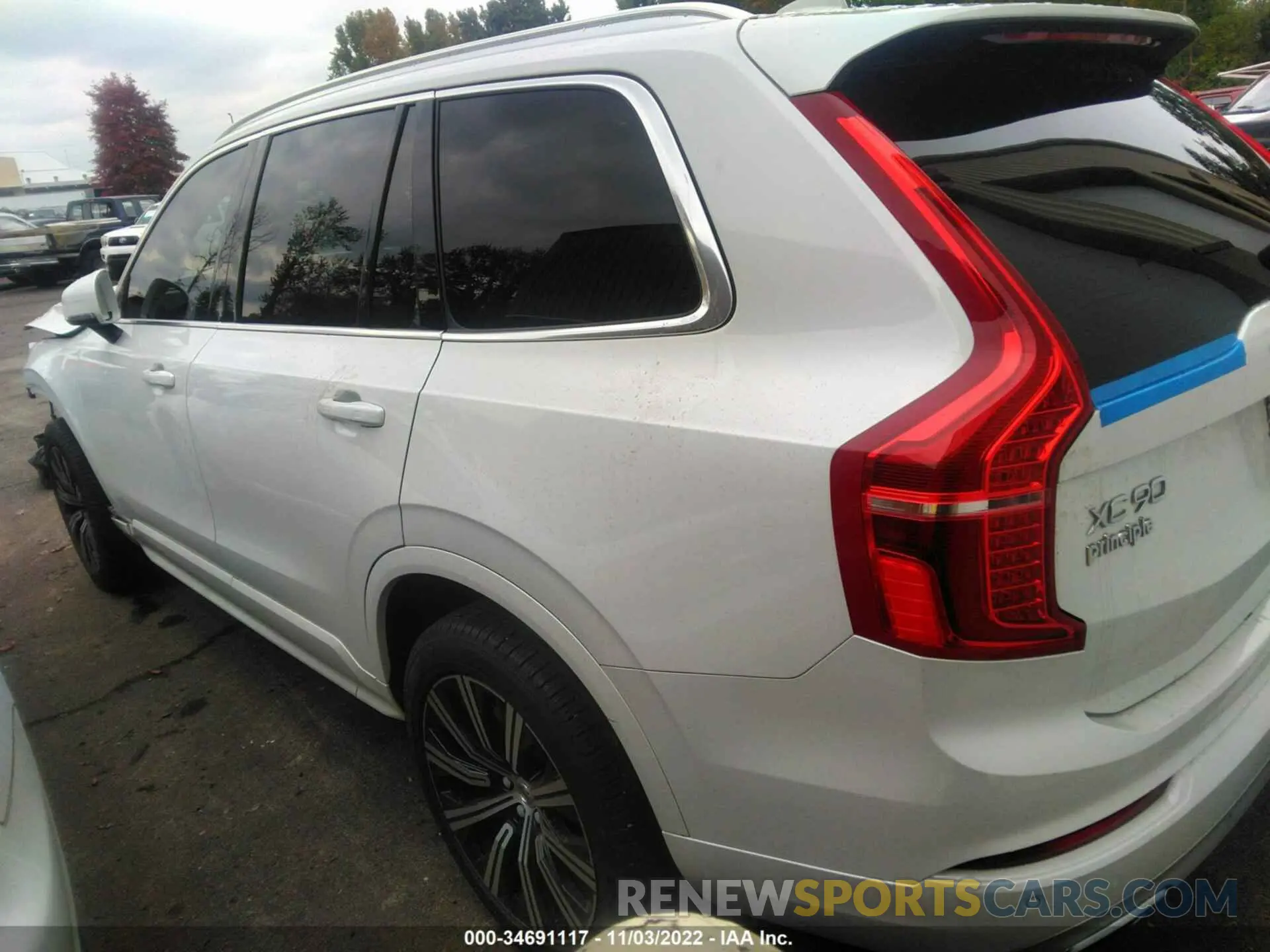 3 Photograph of a damaged car YV4102CK2L1544458 VOLVO XC90 2020