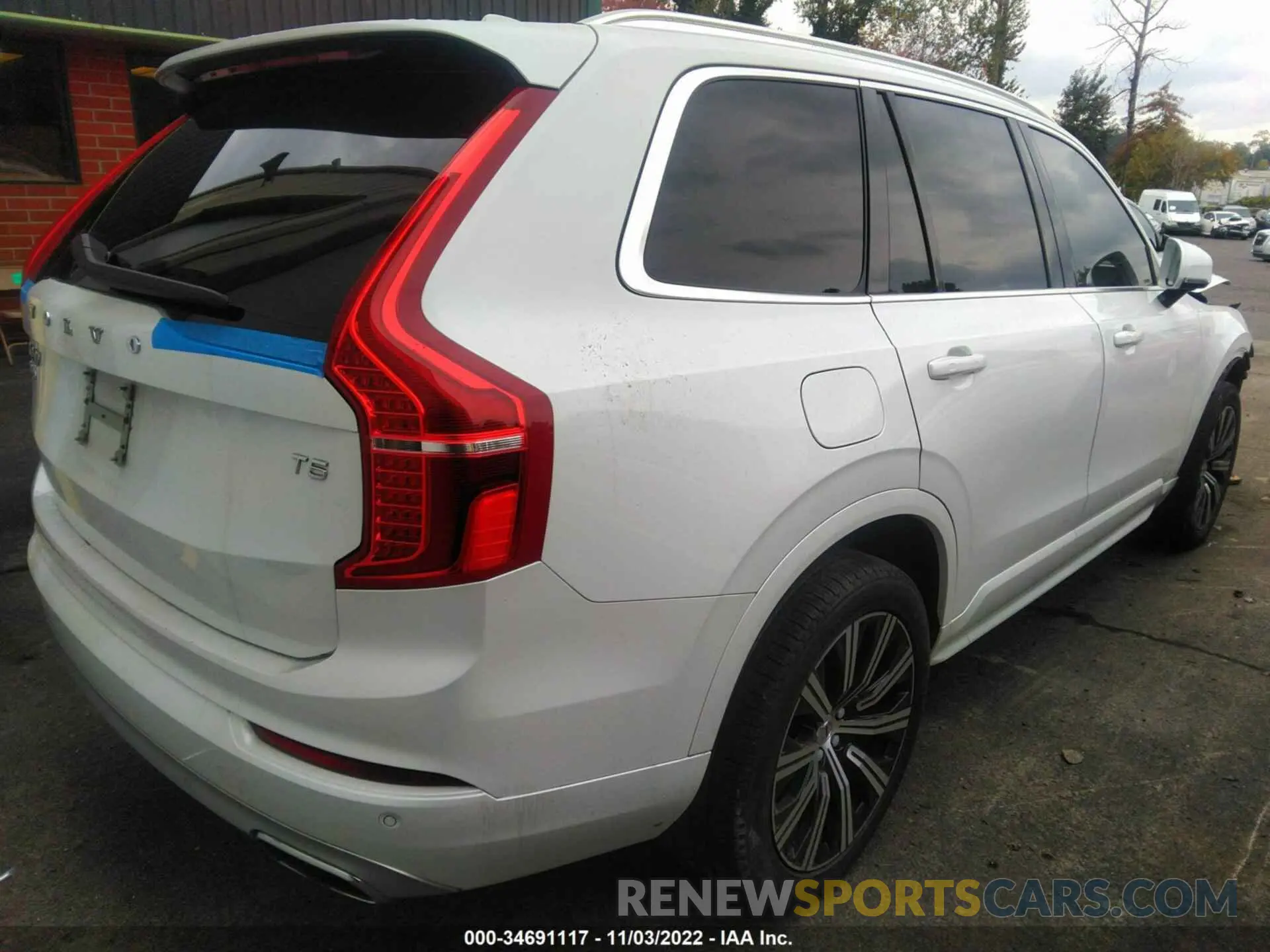 4 Photograph of a damaged car YV4102CK2L1544458 VOLVO XC90 2020