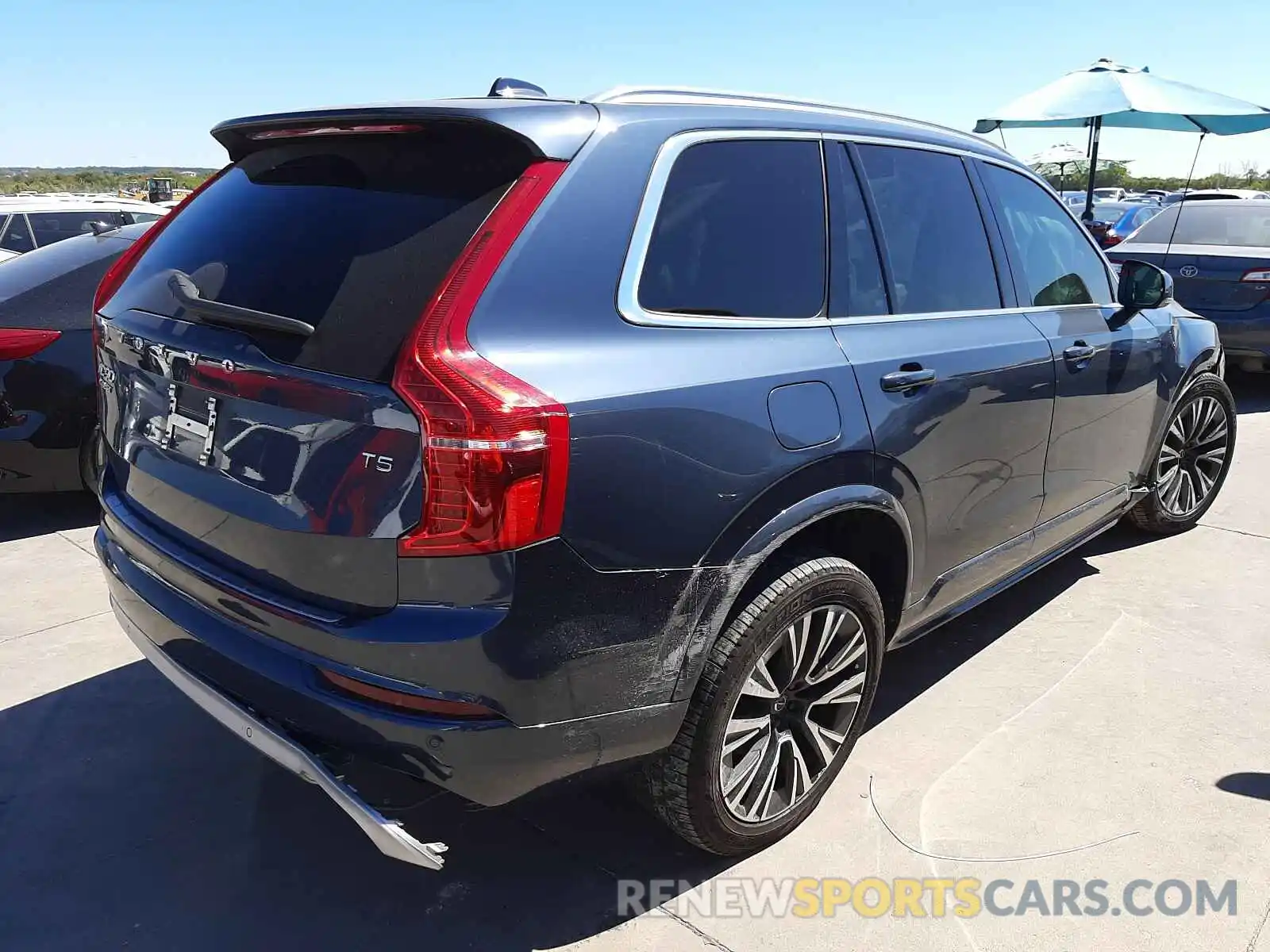 4 Photograph of a damaged car YV4102CK3L1537664 VOLVO XC90 2020