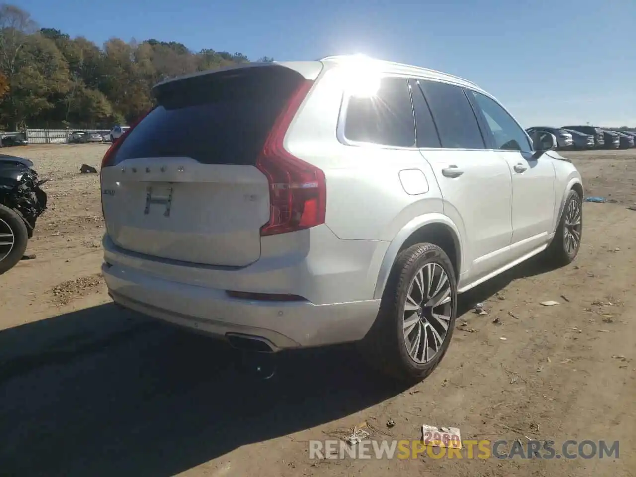 4 Photograph of a damaged car YV4102CK3L1618941 VOLVO XC90 2020