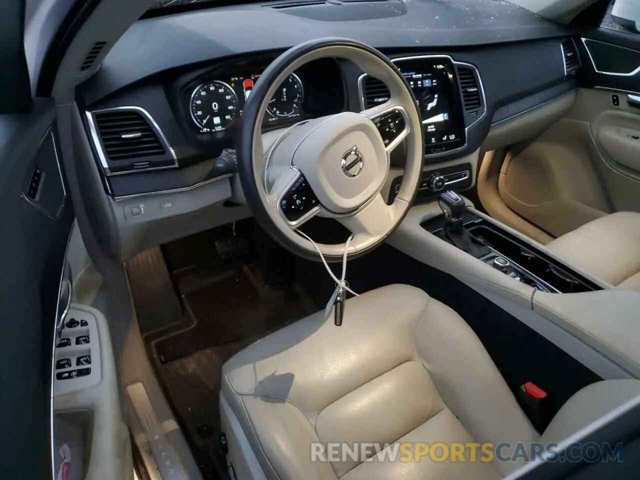 8 Photograph of a damaged car YV4102CK4L1598280 VOLVO XC90 2020