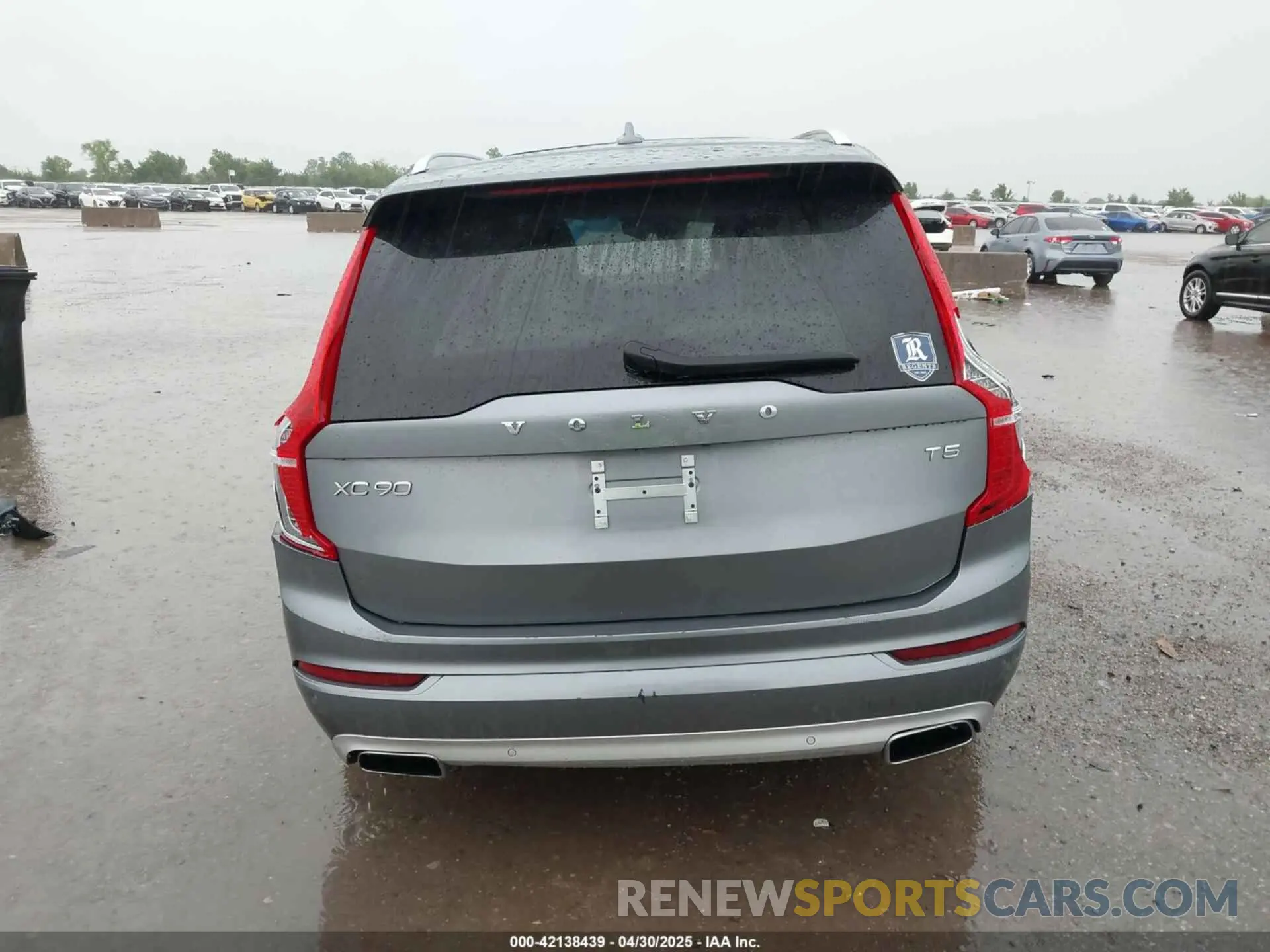 16 Photograph of a damaged car YV4102CK7L1617596 VOLVO XC90 2020