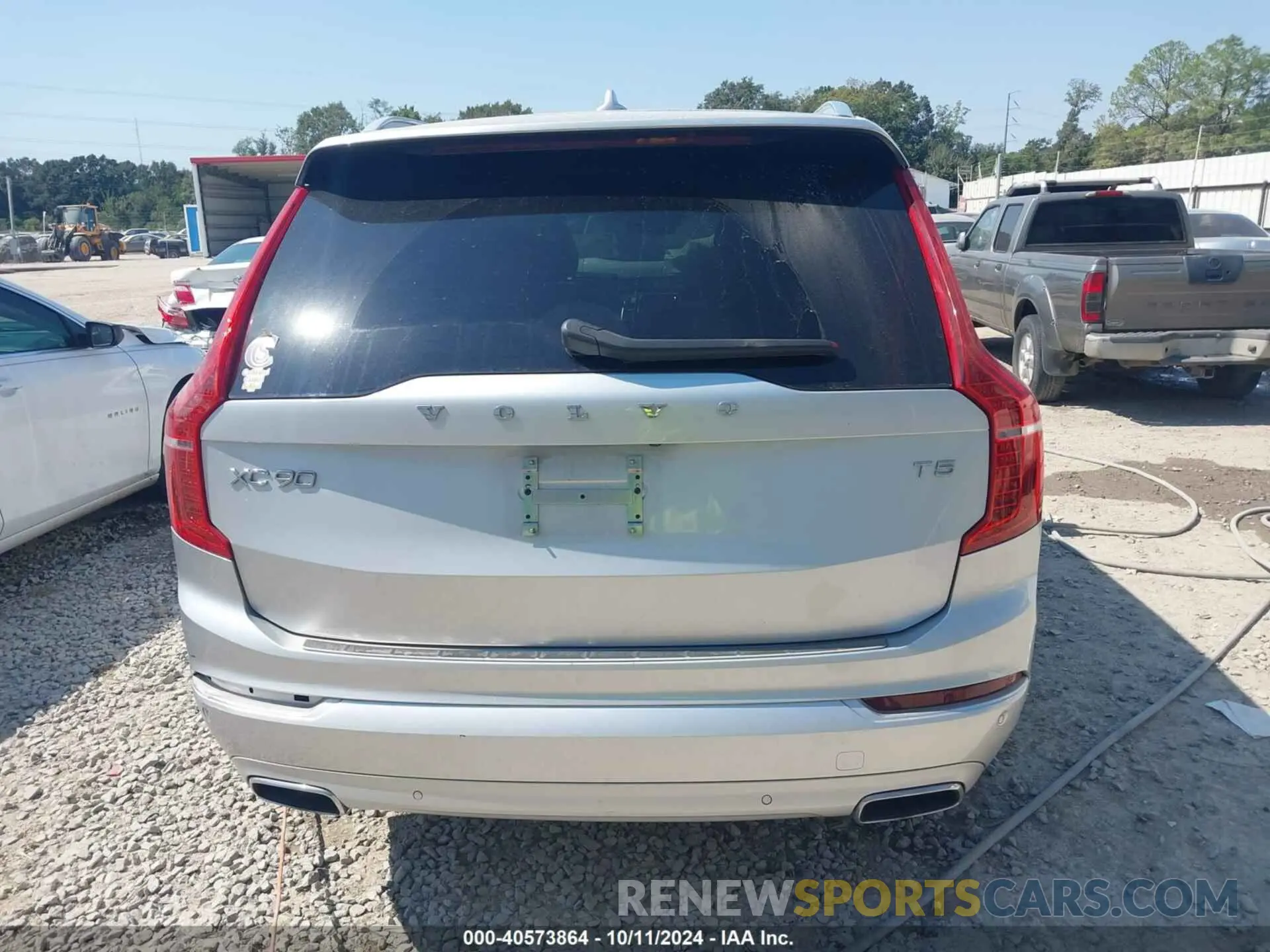 17 Photograph of a damaged car YV4102CKXL1585498 VOLVO XC90 2020