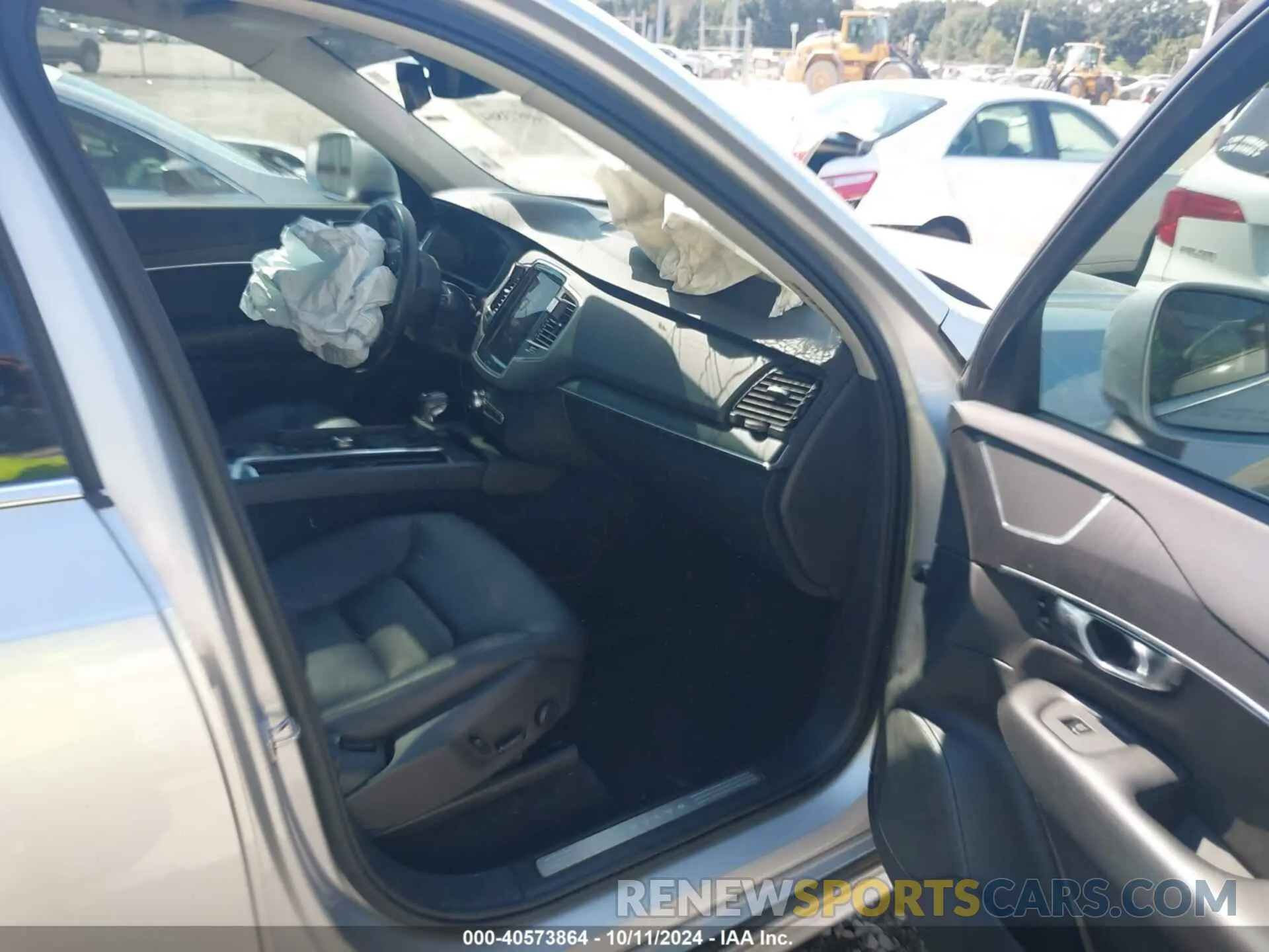 5 Photograph of a damaged car YV4102CKXL1585498 VOLVO XC90 2020