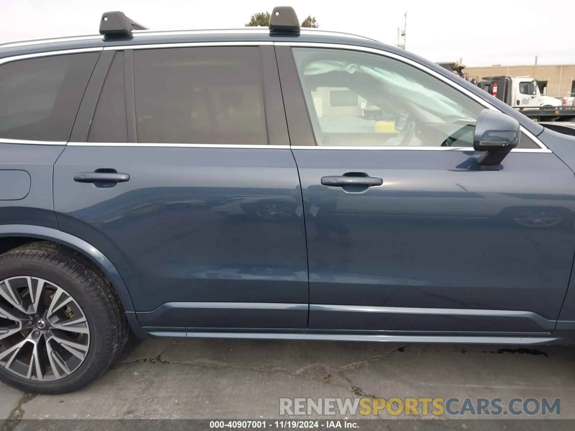 13 Photograph of a damaged car YV4102PK0L1541357 VOLVO XC90 2020