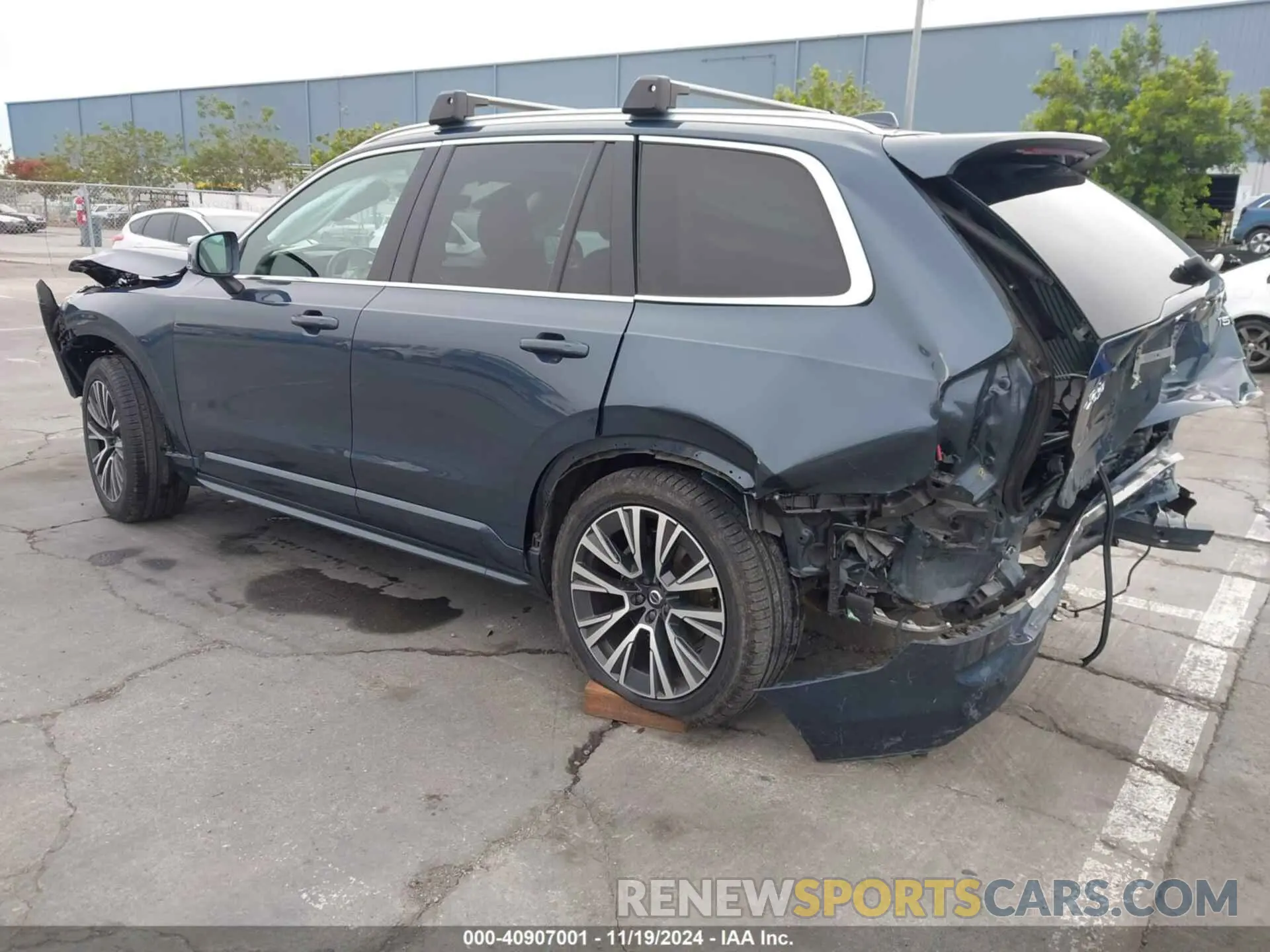 3 Photograph of a damaged car YV4102PK0L1541357 VOLVO XC90 2020