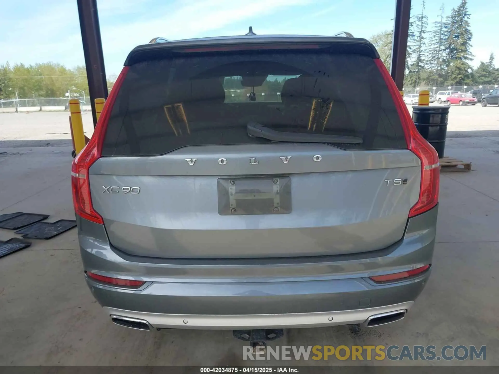 17 Photograph of a damaged car YV4102PK1L1591863 VOLVO XC90 2020