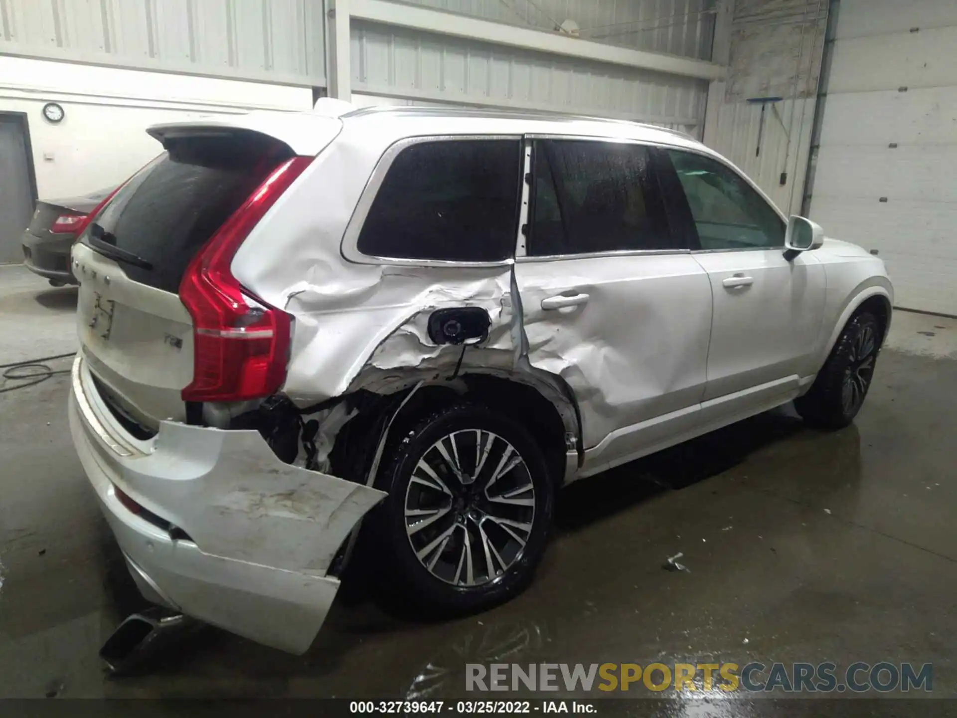 4 Photograph of a damaged car YV4102PK2L1600912 VOLVO XC90 2020