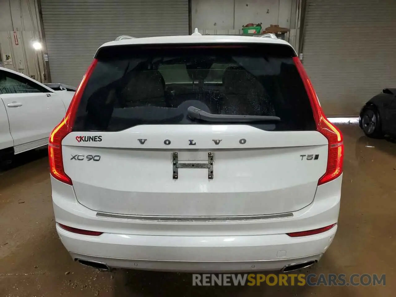 6 Photograph of a damaged car YV4102PK5L1588559 VOLVO XC90 2020