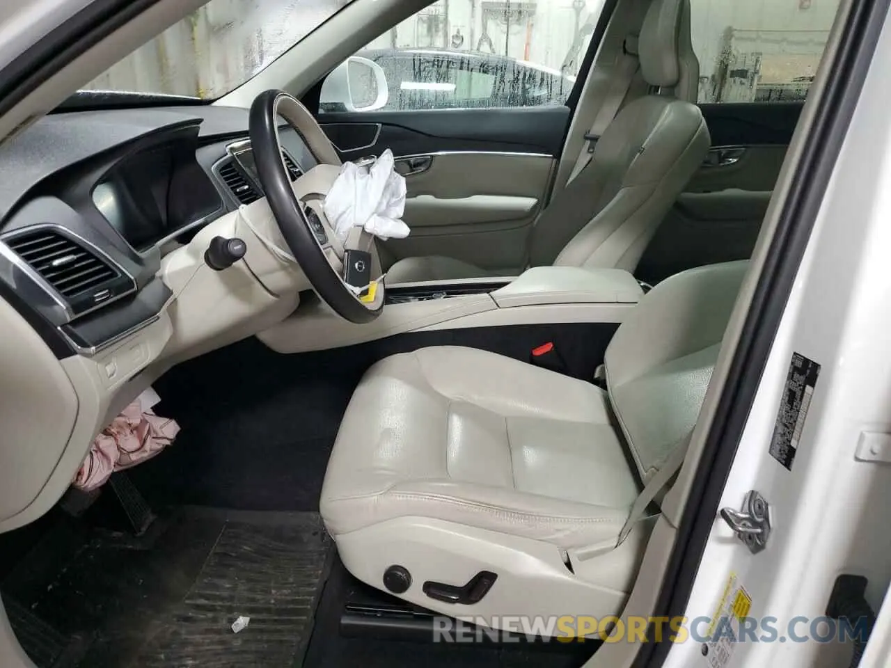 7 Photograph of a damaged car YV4102PK5L1588559 VOLVO XC90 2020