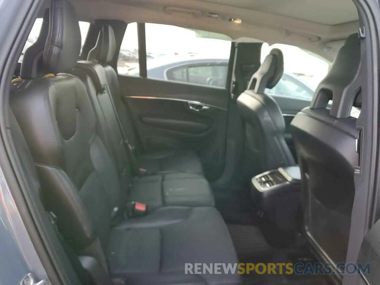 11 Photograph of a damaged car YV4102PK5L1608504 VOLVO XC90 2020