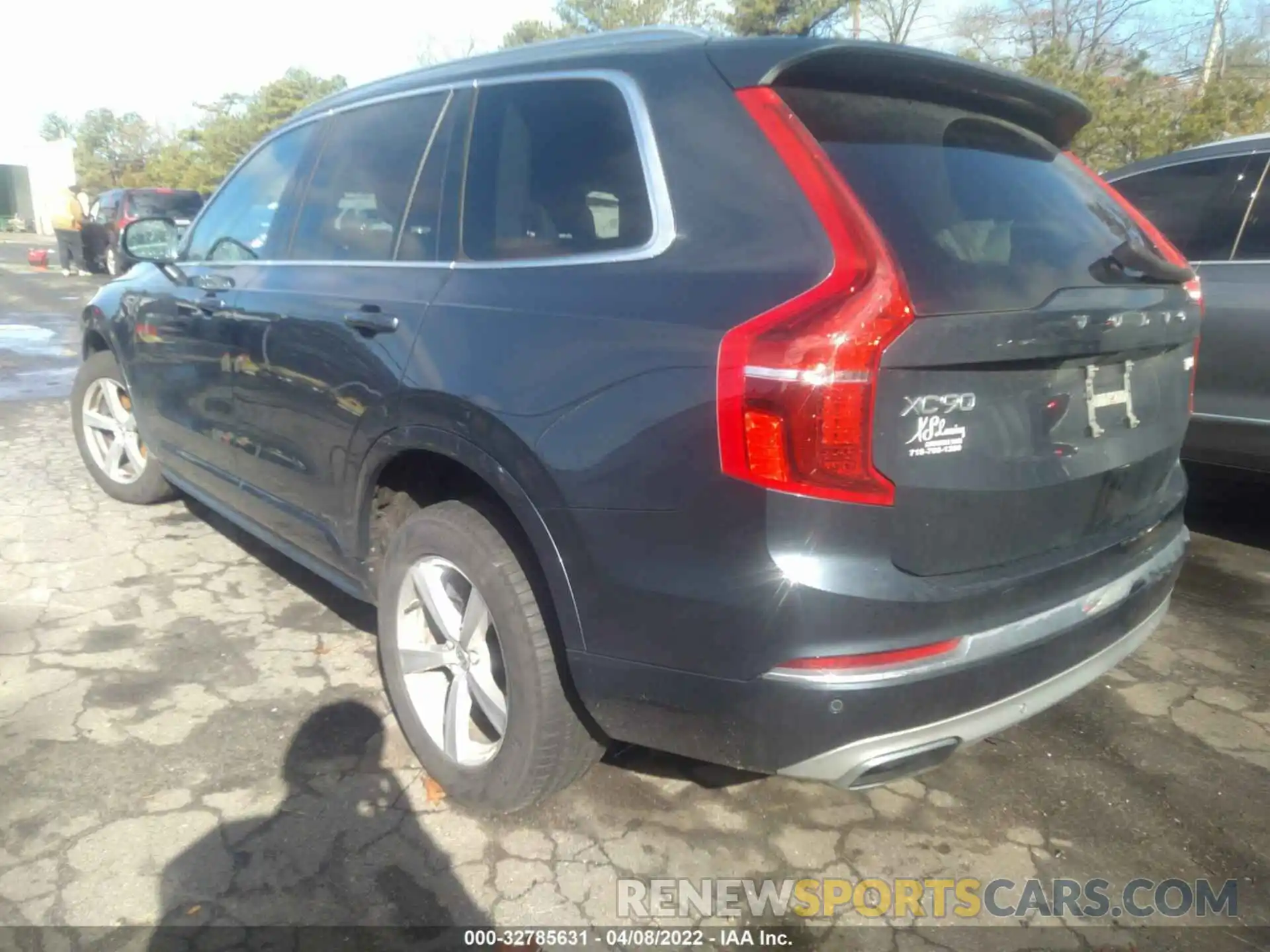 3 Photograph of a damaged car YV4102PK6L1532212 VOLVO XC90 2020