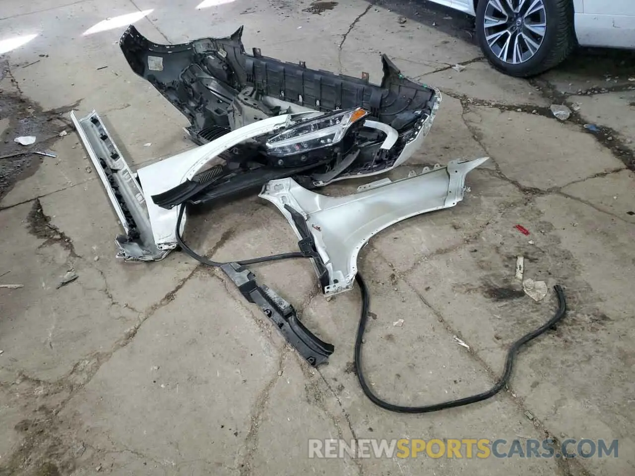 13 Photograph of a damaged car YV4102PK6L1533053 VOLVO XC90 2020