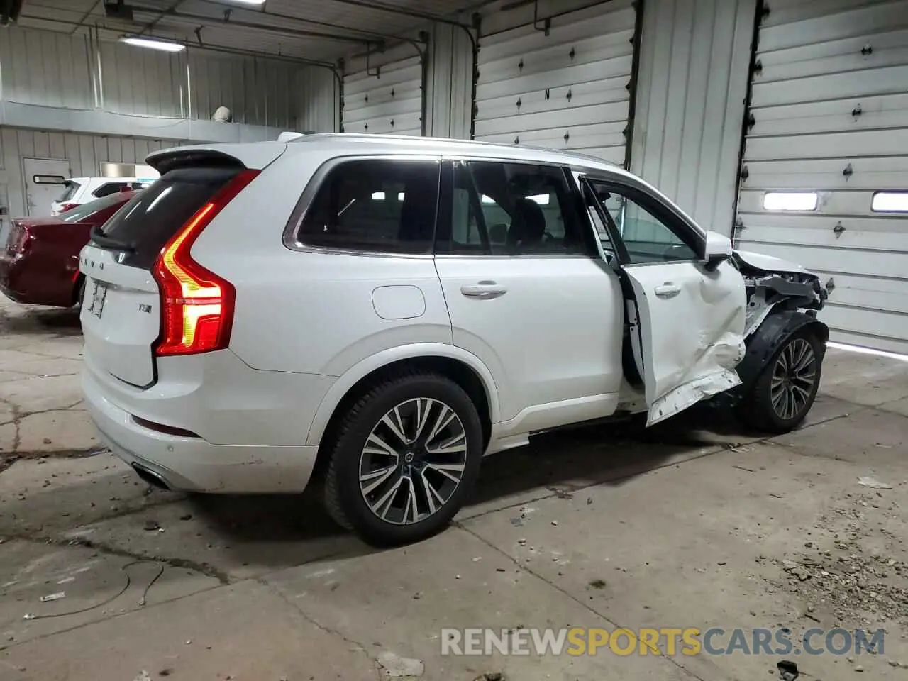 3 Photograph of a damaged car YV4102PK6L1533053 VOLVO XC90 2020