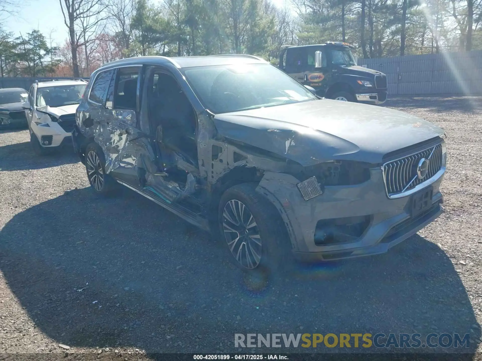 1 Photograph of a damaged car YV4102PK6L1545039 VOLVO XC90 2020