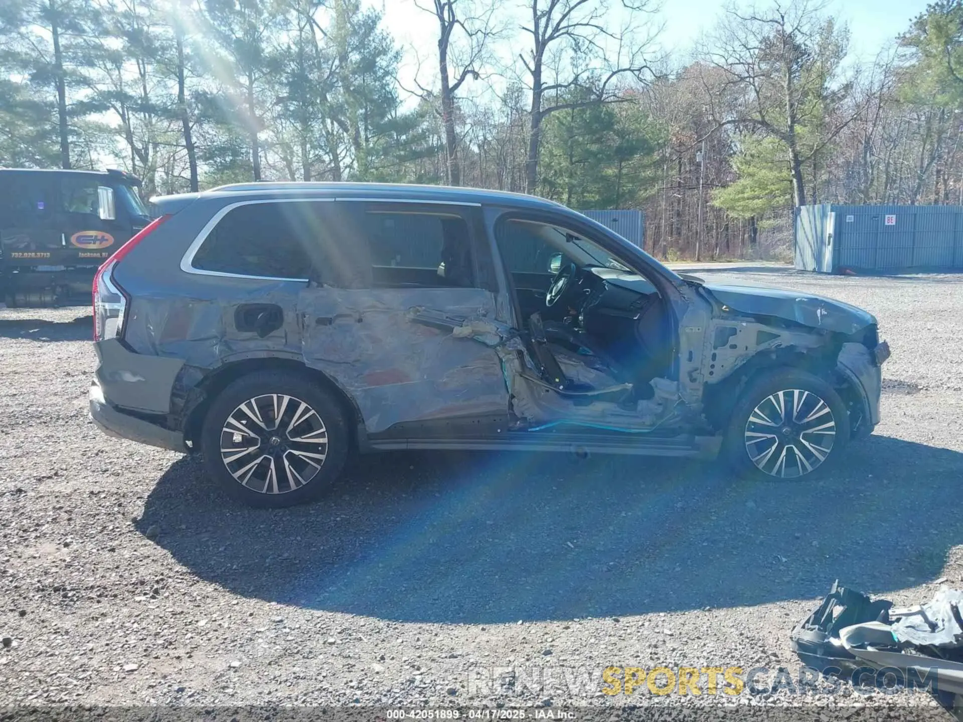13 Photograph of a damaged car YV4102PK6L1545039 VOLVO XC90 2020