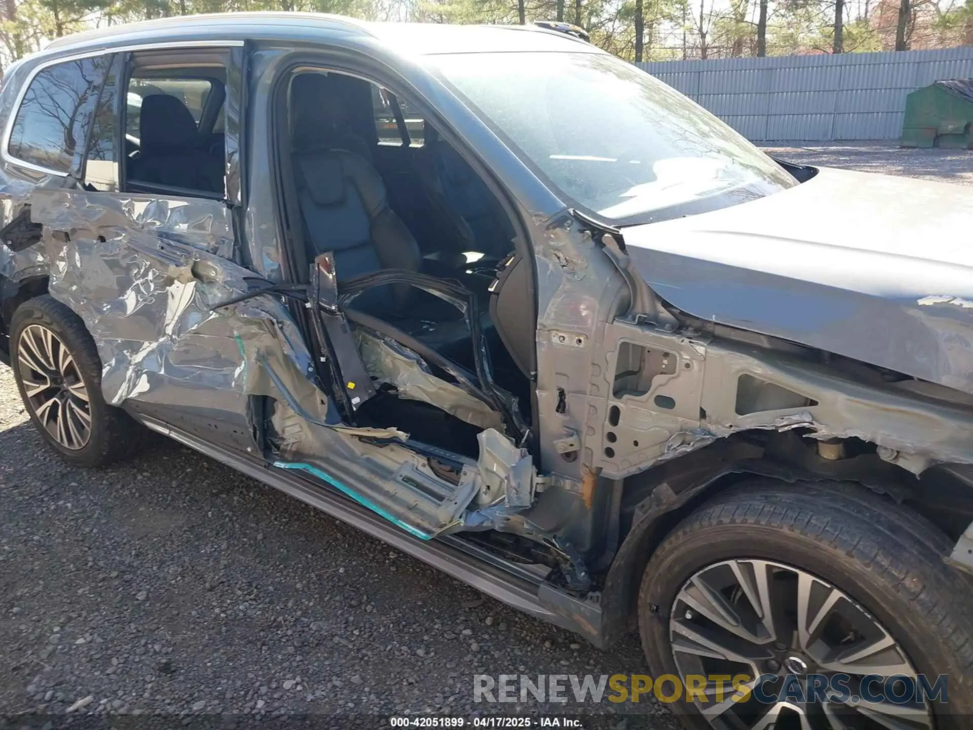 6 Photograph of a damaged car YV4102PK6L1545039 VOLVO XC90 2020
