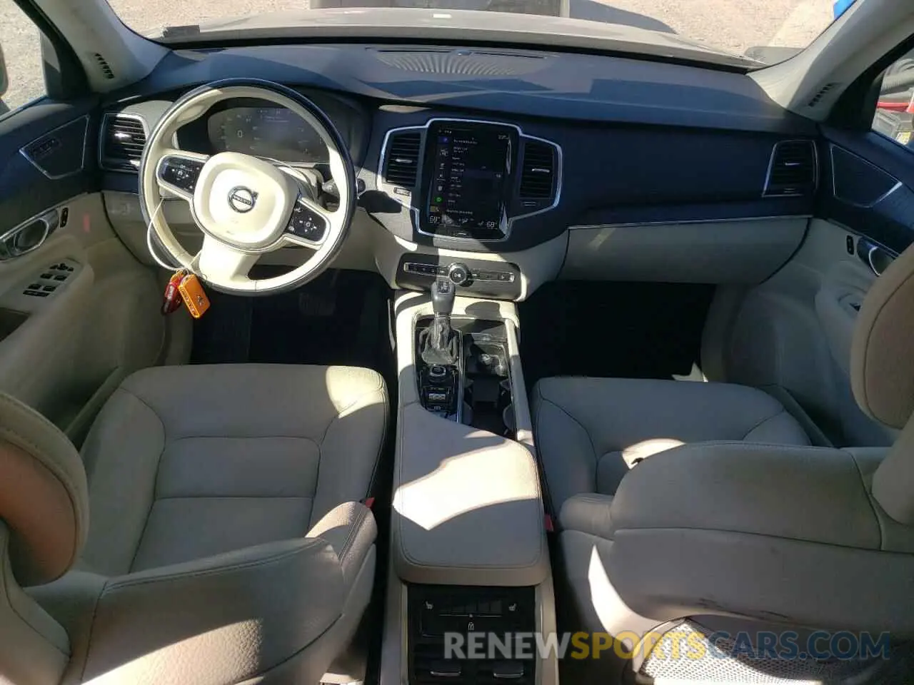 8 Photograph of a damaged car YV4102PK6L1594256 VOLVO XC90 2020