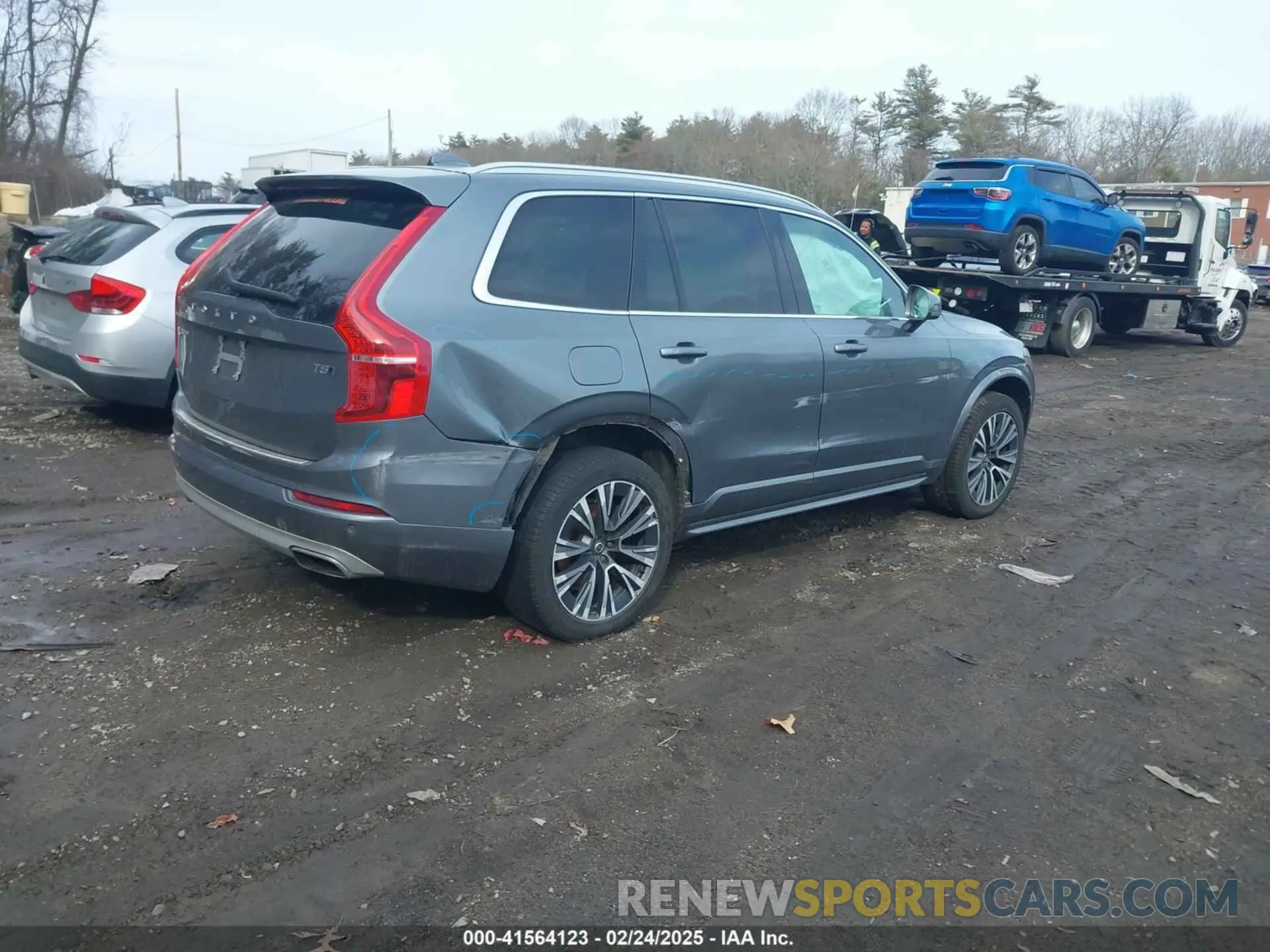 4 Photograph of a damaged car YV4102PK7L1568457 VOLVO XC90 2020